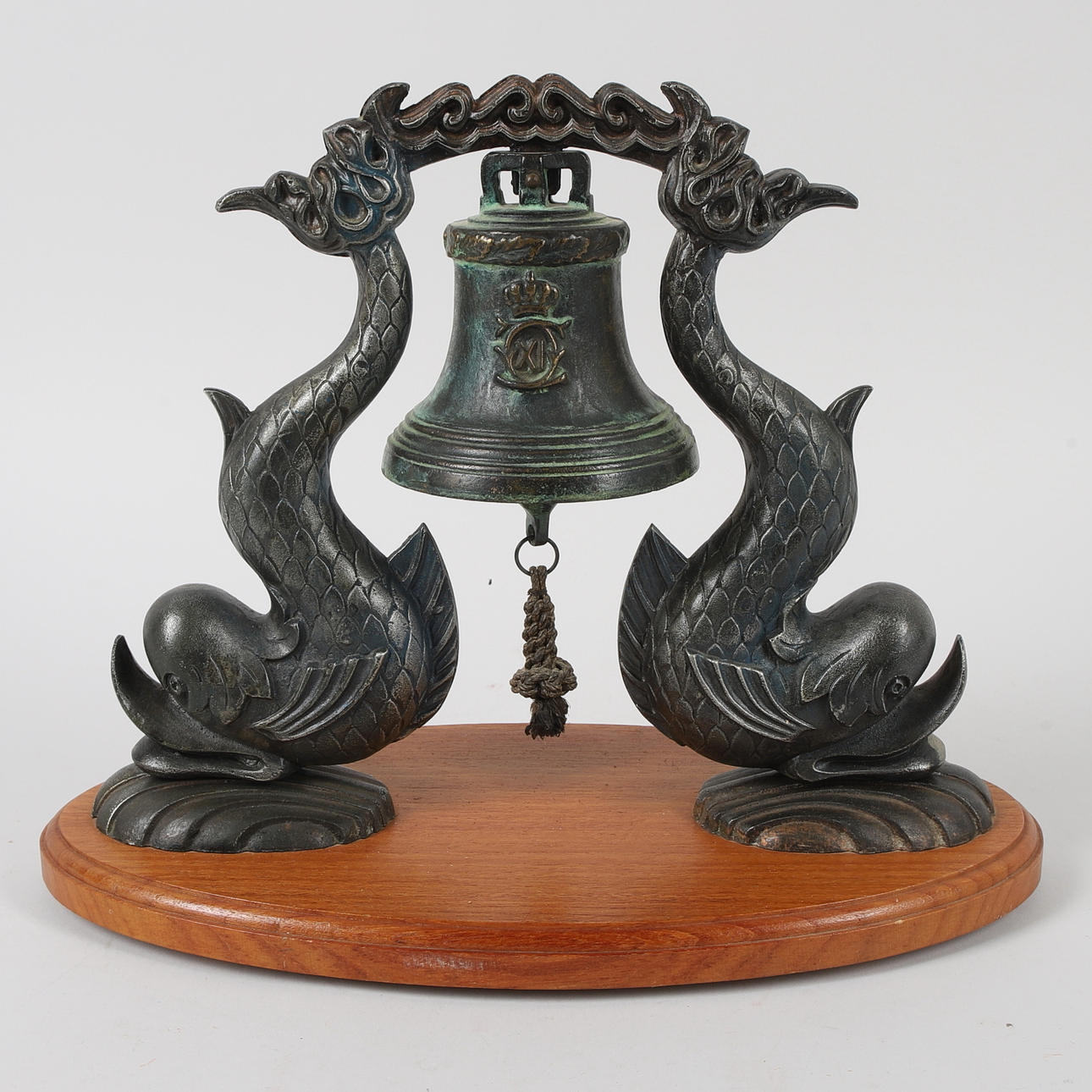 SKIBSUR, metal & træ, Carl XI emblem.