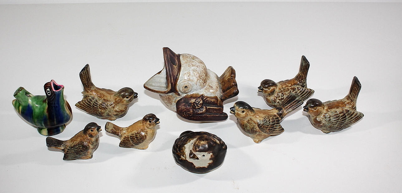 FIGURINER, 9 st, stengods, " fåglar" bl.a EGO.