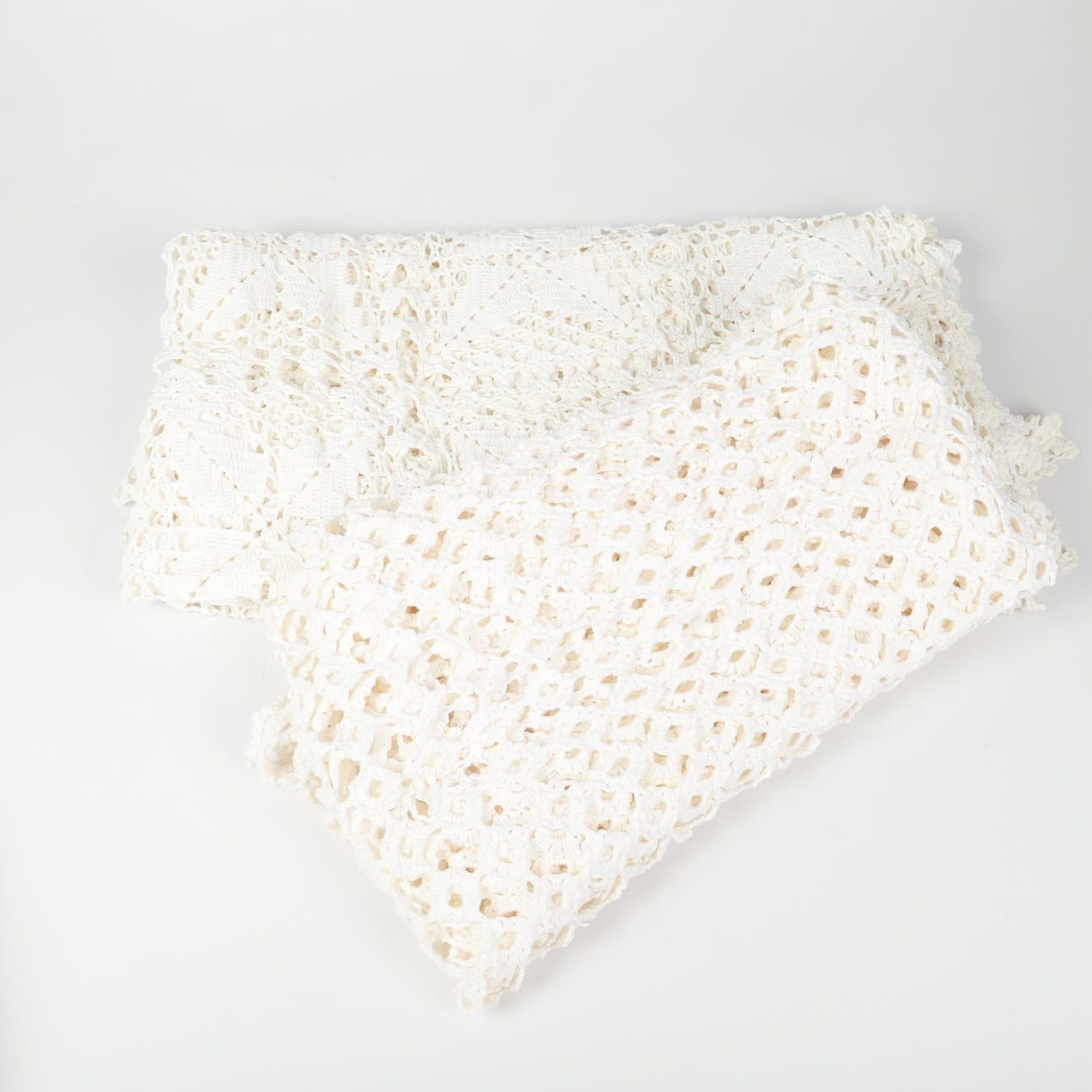 ÖVERKAST, 2 stycken, virkade.