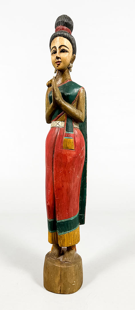 SAWADEE SCULPTURE, maalattu puu, Thaimaa.
