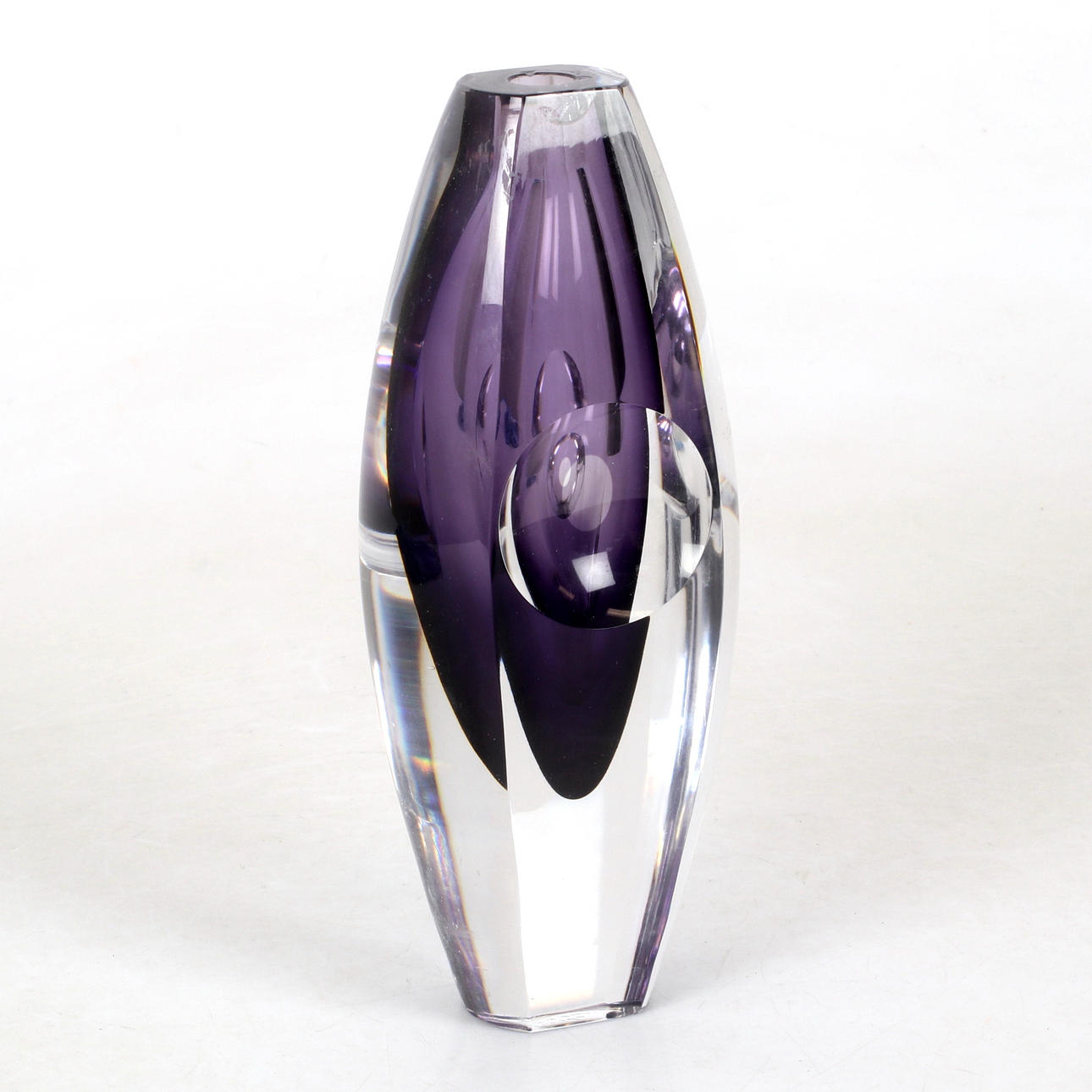 MONA MORALES-SCHILDT. A glass vase, “Ventana”, signed Kosta, SS211 ...