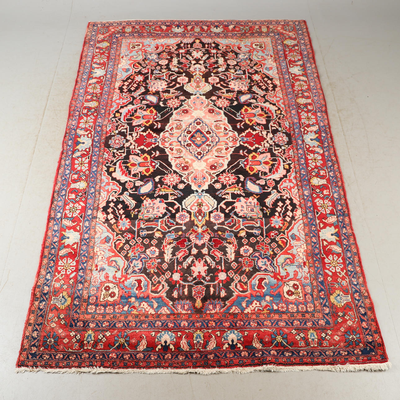 CARPET, “Nahawand”, 280 x 173 cm.