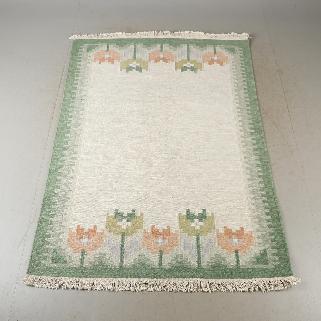 RUG, wicker, 236 x 172 cm.