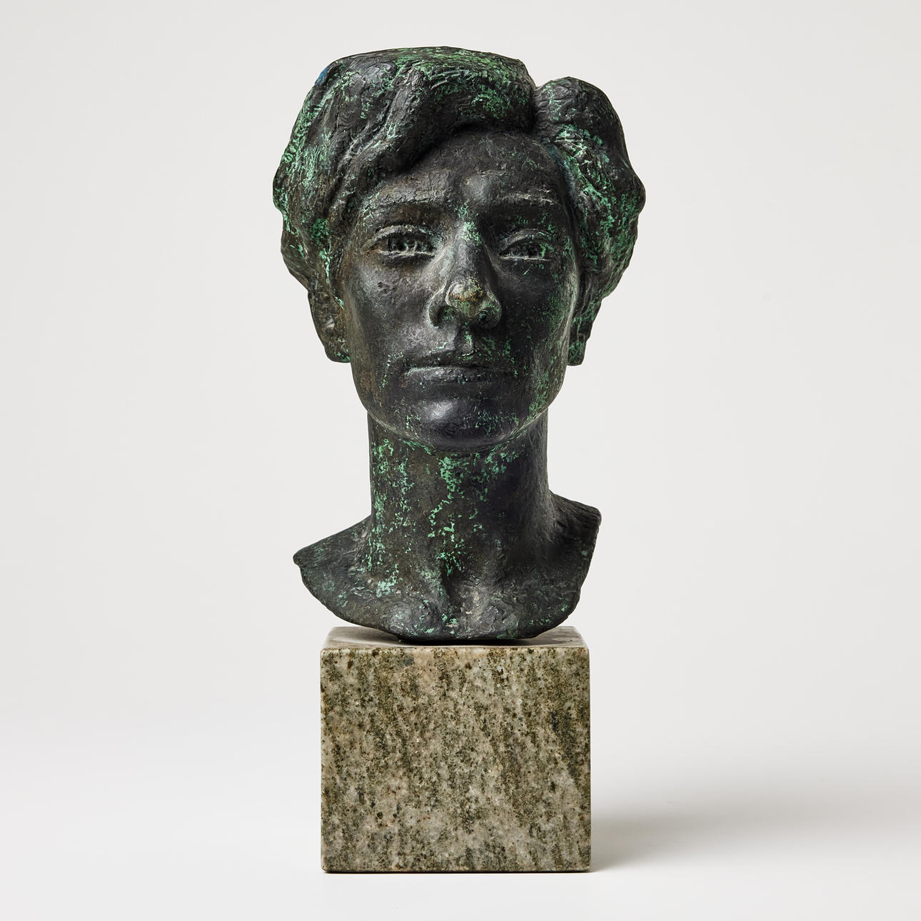 ERIC GRATE. Female Bust.