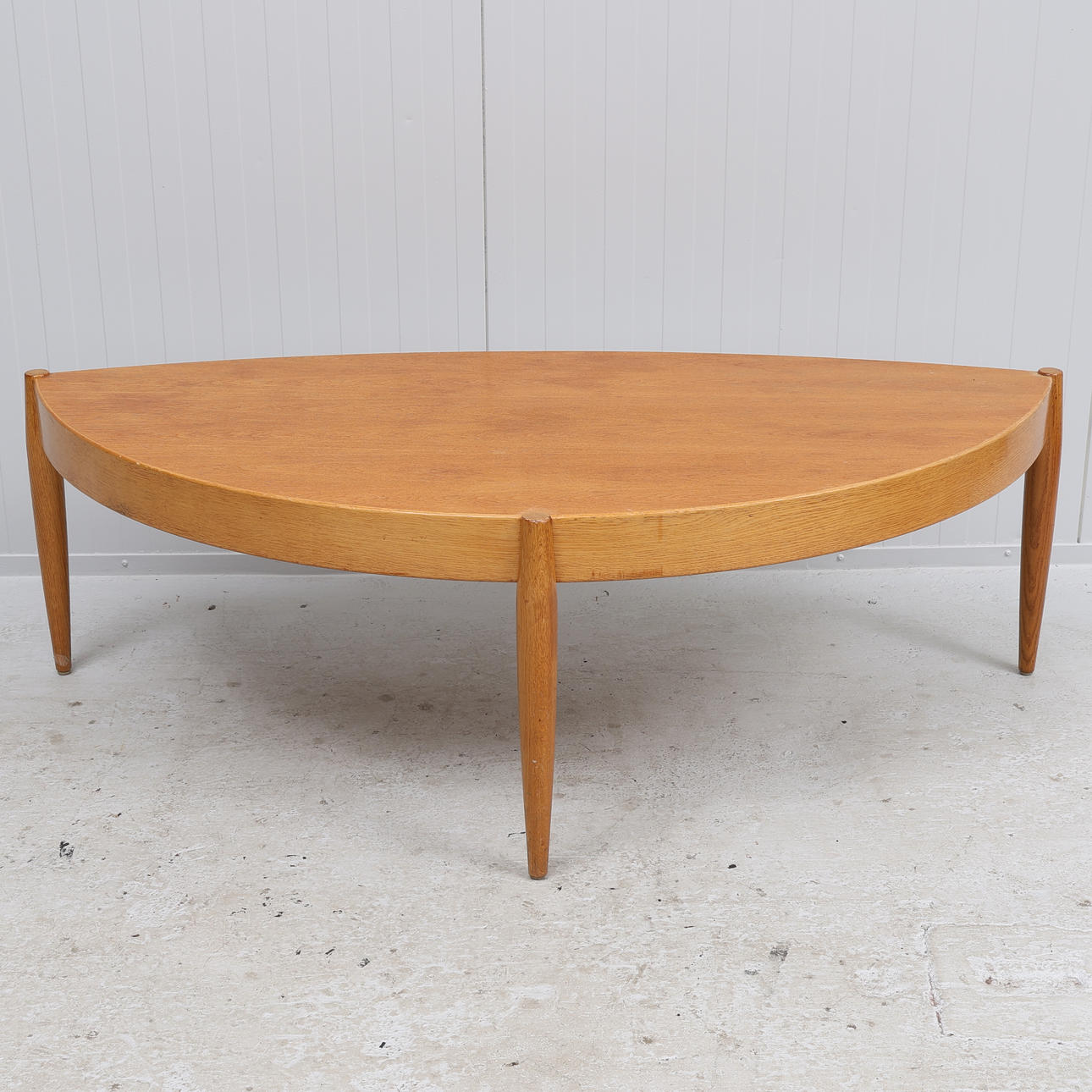 JOHANNES ANDERSEN. A coffee table, Trensum, 1960s.