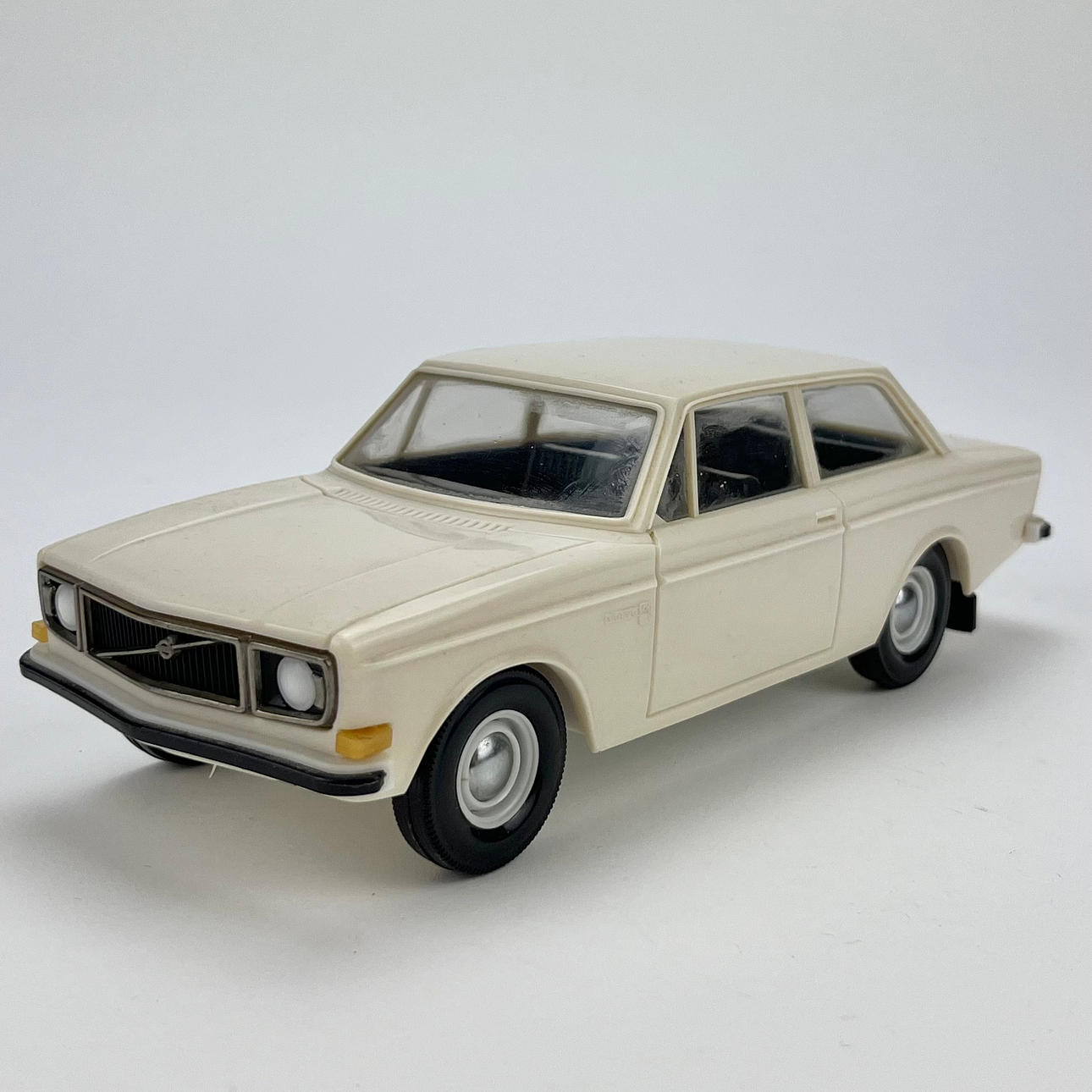 Ein Modellauto, Kunststoff, Volvo, Finnland.
