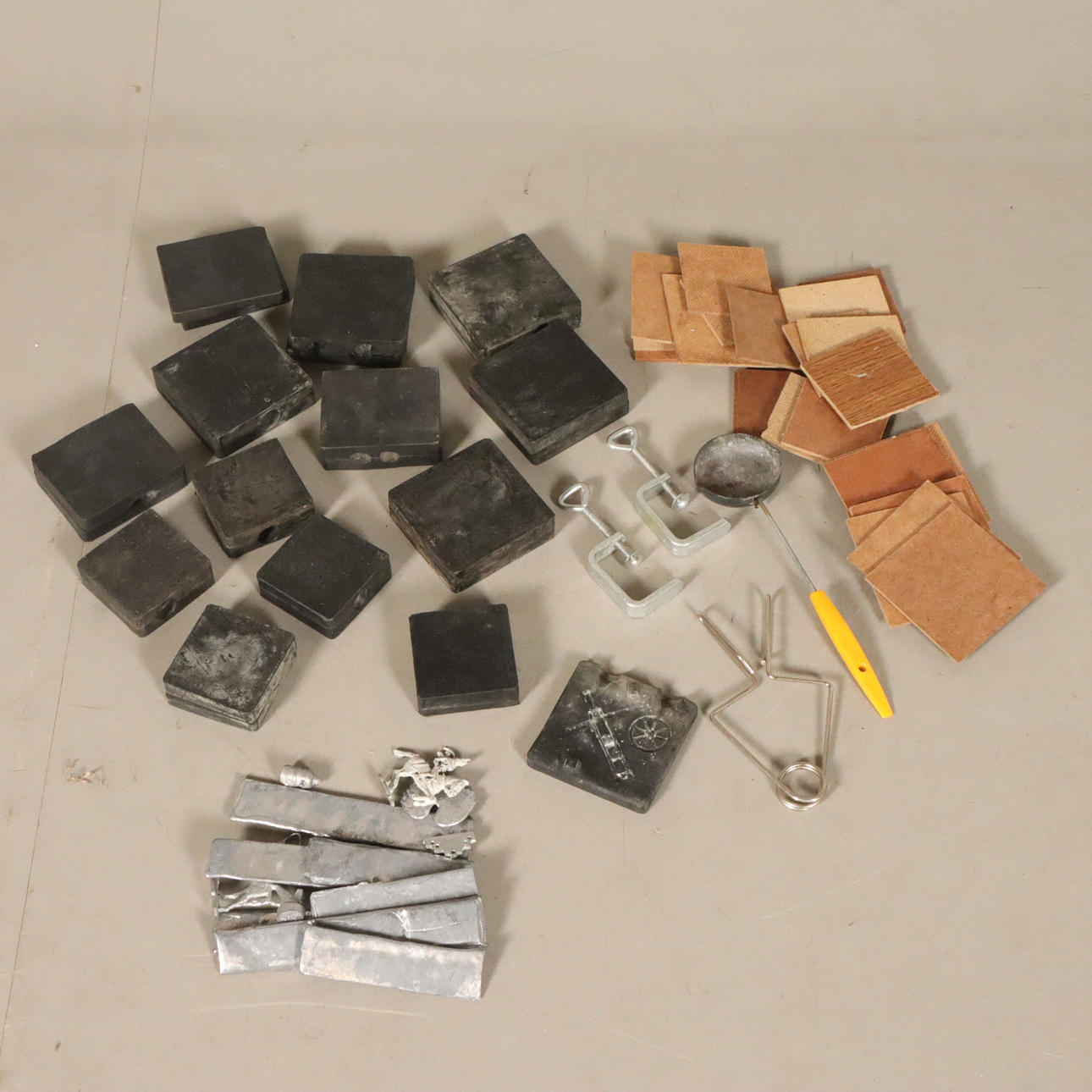 MOLDS FOR TIN SOLDIERS.