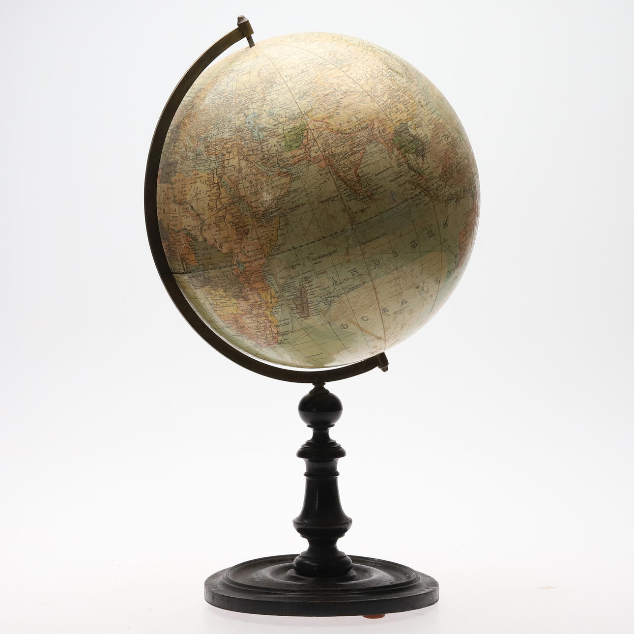 JORDGLOB. Träfot, tidigt 1900-tal.