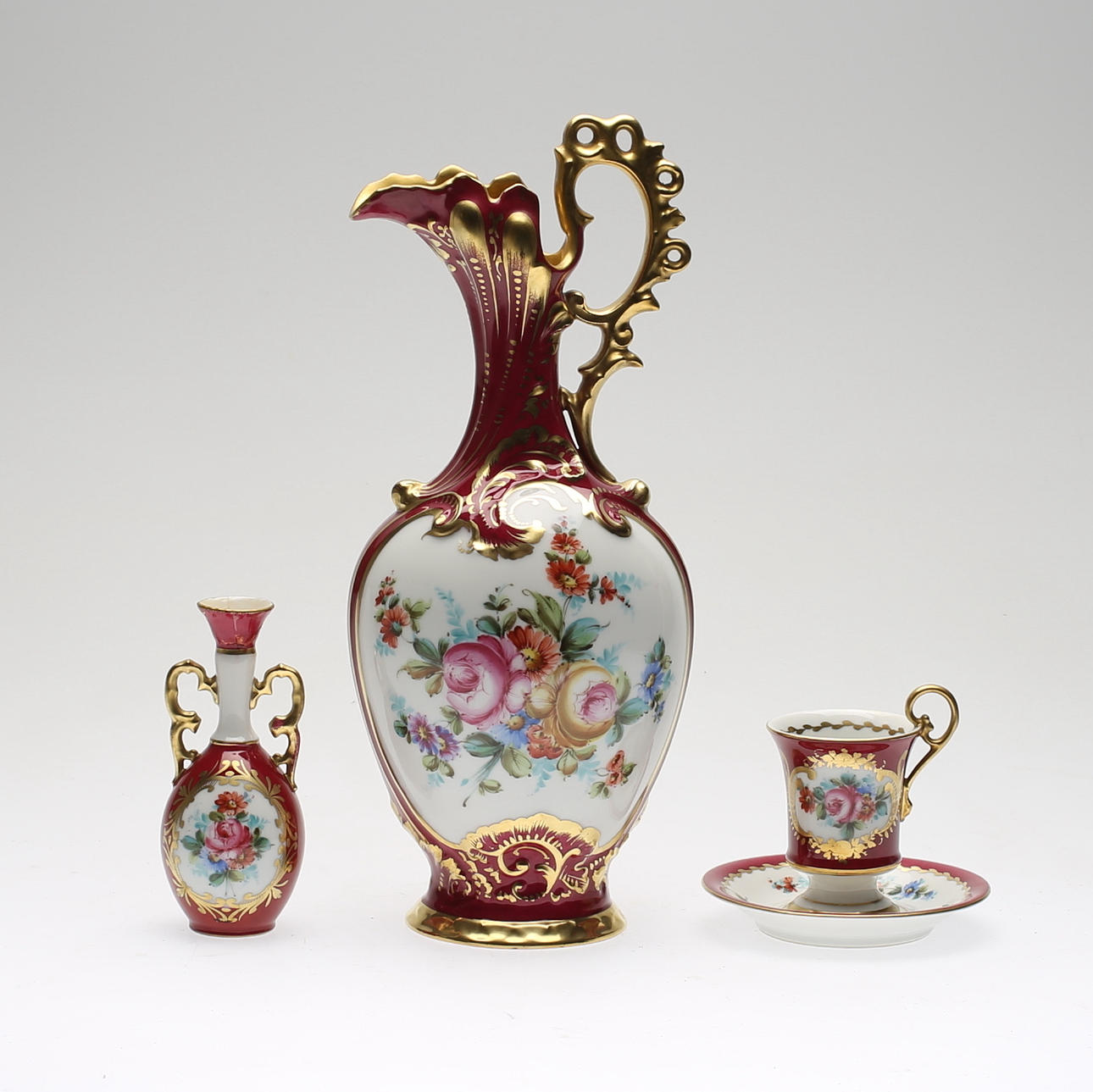 PORSLINSFÖREMÅL, 3 delar, Limoges, Frankrike, 1900-tal.