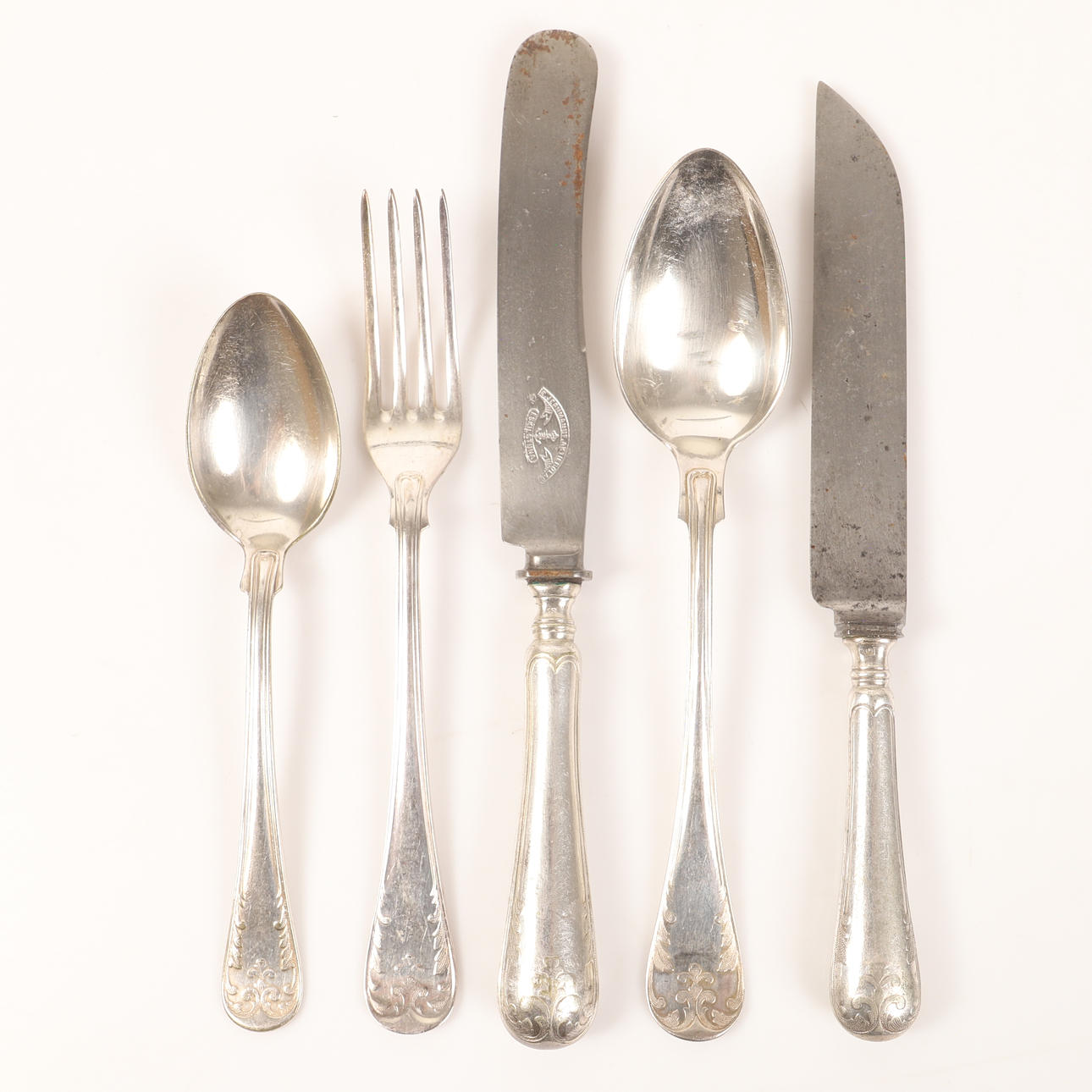 BESTICKDELAR, 41 stycken, "Gammal Fransk", nysilver, tidigt 1900-tal.