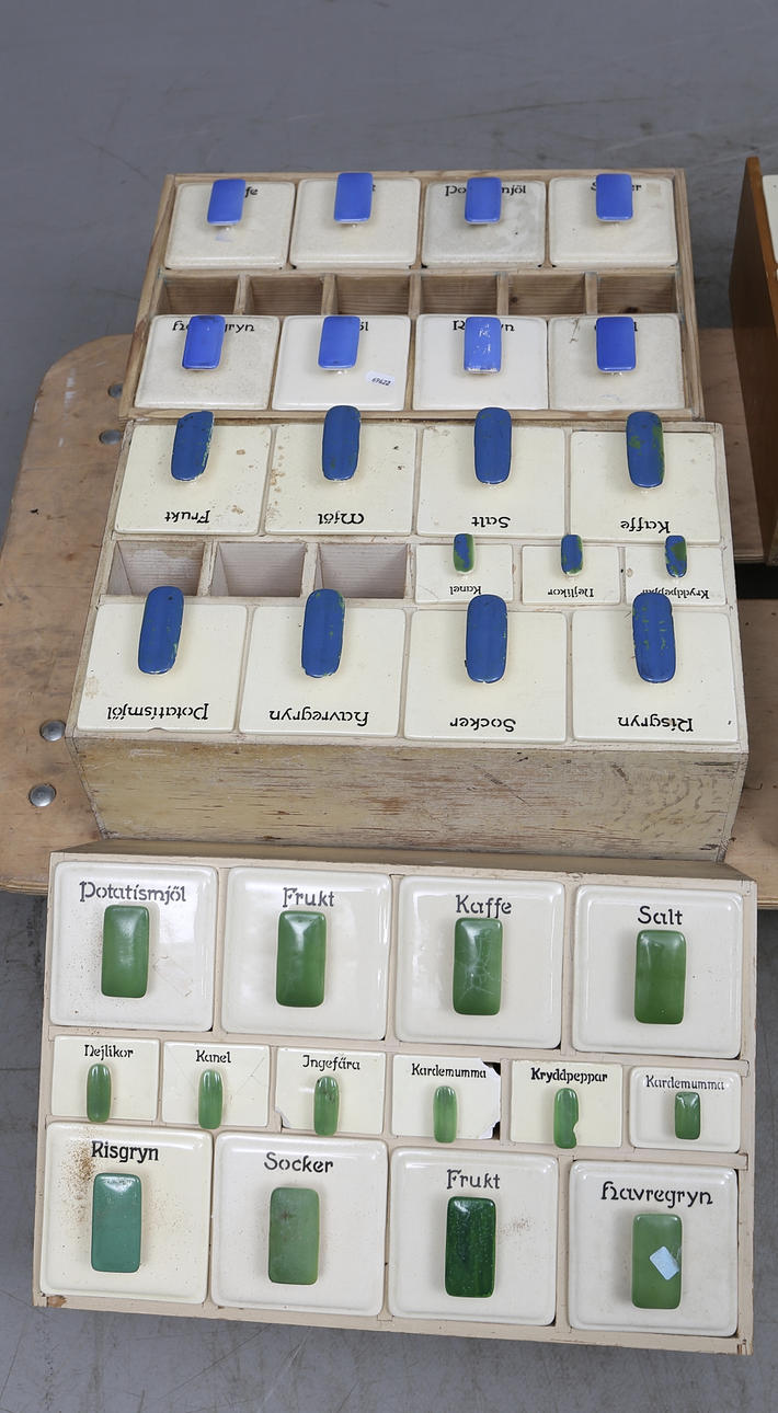 KRYDD- OCH SPECERIUPPSATSER, 3 st, 1900-tal.