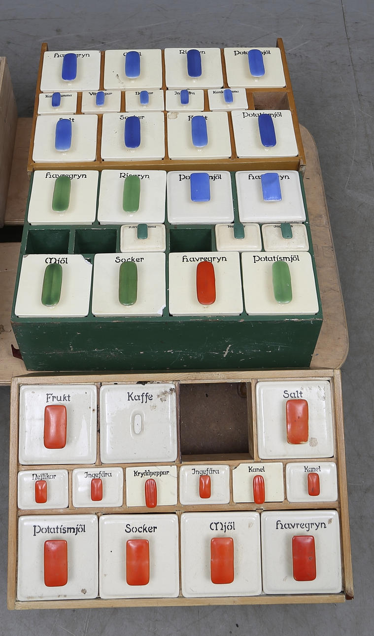 KRYDD- OCH SPECERIUPPSATSER, 3 st, 1900-tal.