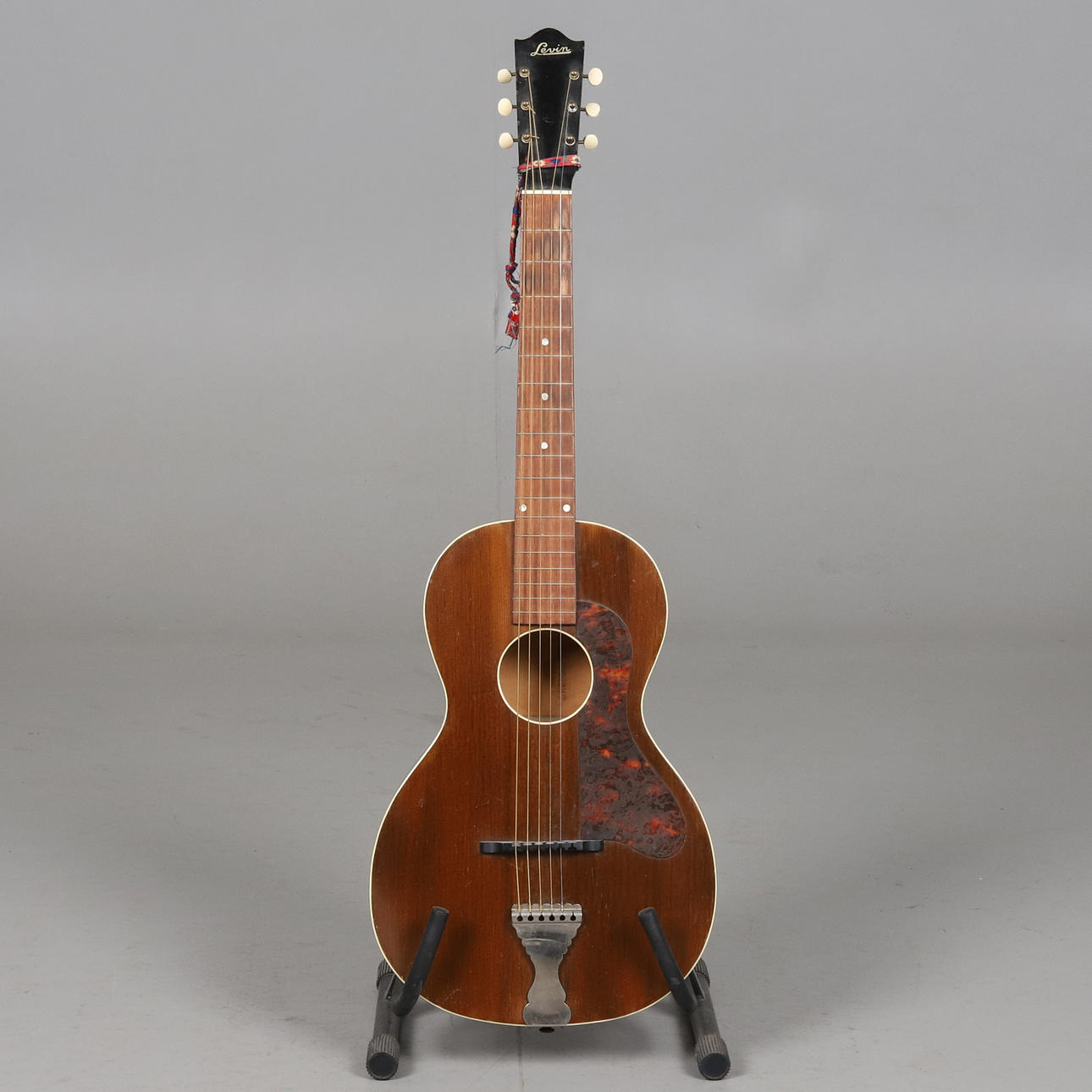ACOUSTIC GUITAR, Herman Carlsson Levin, Model 290. Collectables ...