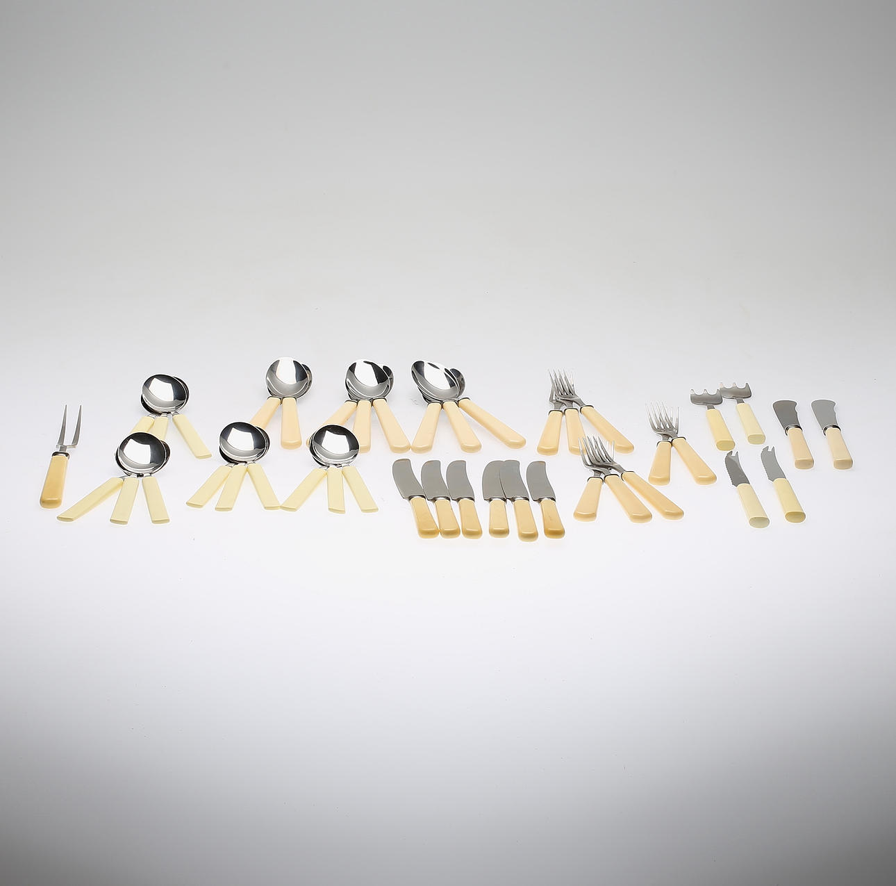 BESTICKSDELAR, 41 delar, plast och rostfritt stål, 1900-tal.