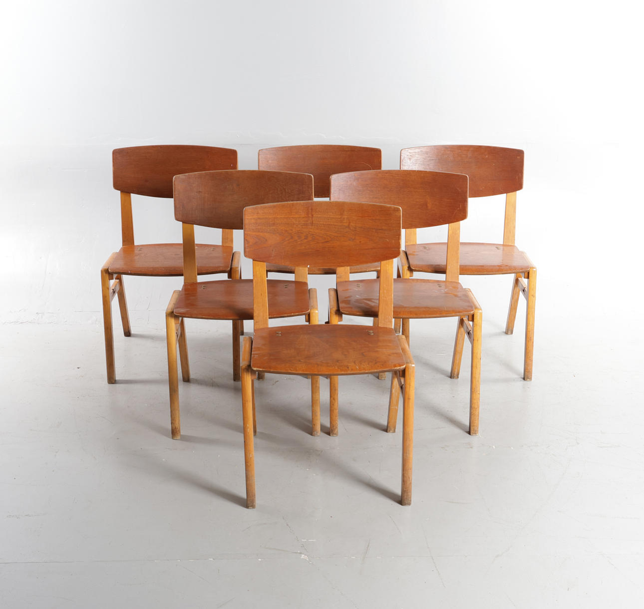 FRITZ HANSEN. Stolar 6 st med bokram, sits och rygg av teak, fällbart ...