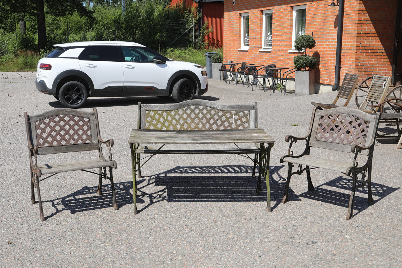 GARDEN GROUP, 4 pieces.