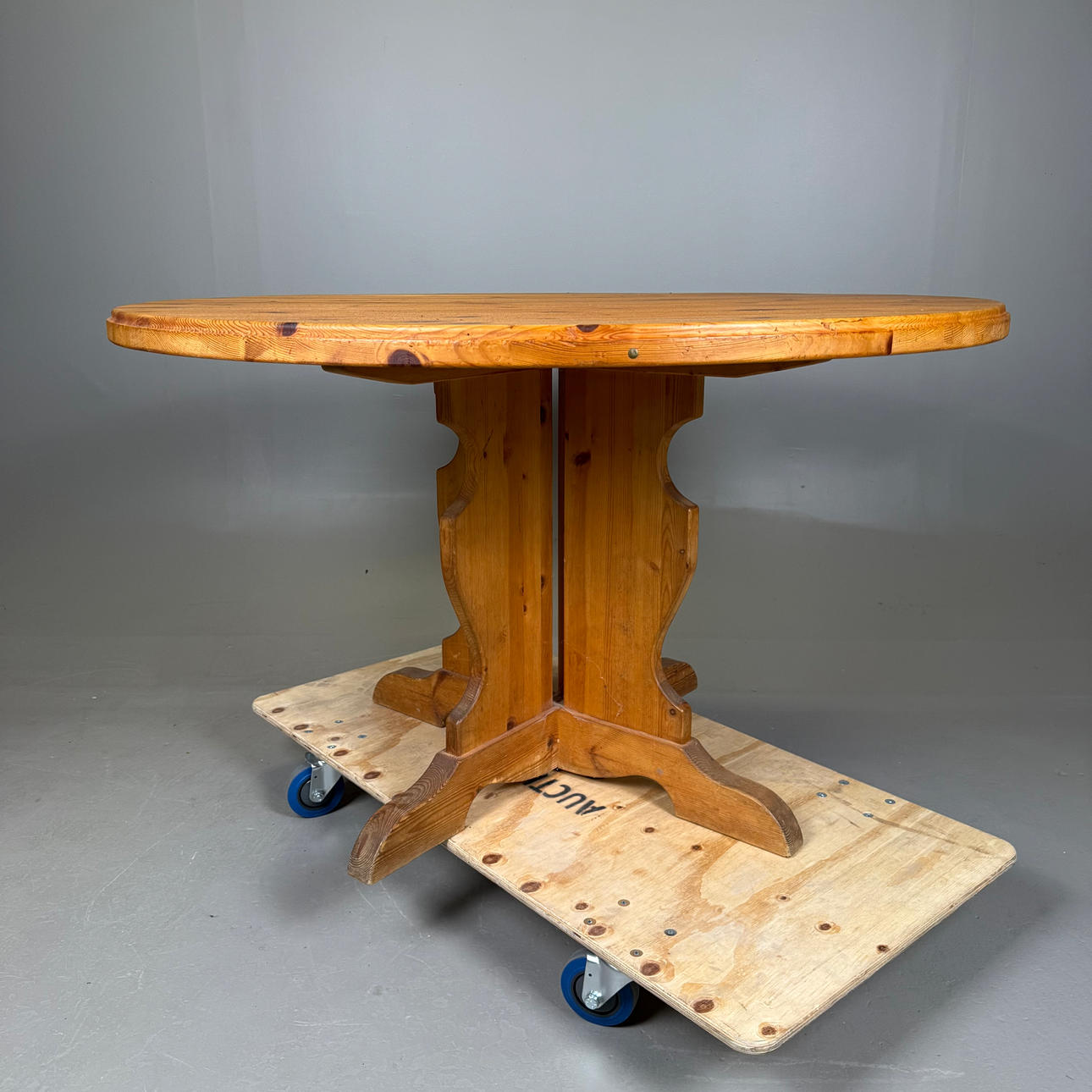 A dining table, second half of the 20th century.