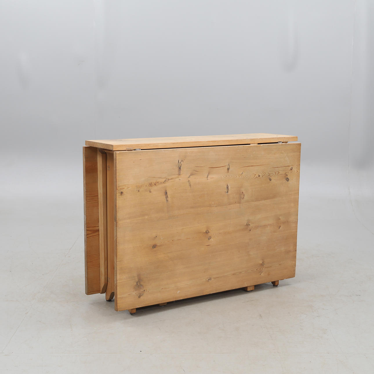 BATTING TABLE, with double gates, pine.