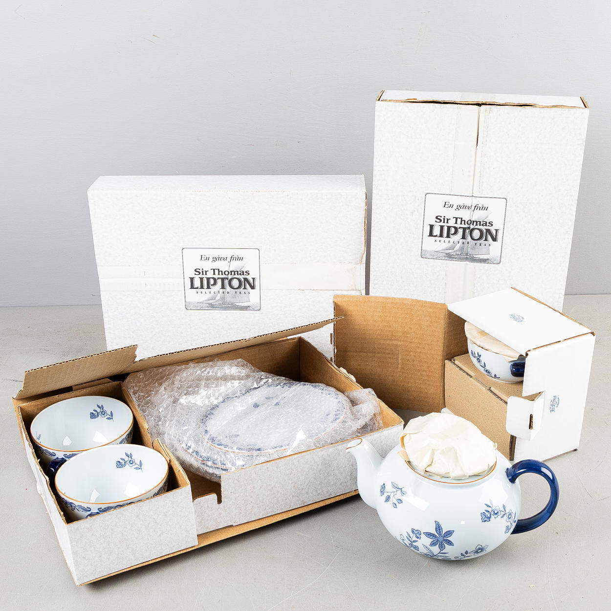 A 21-piece coffee set, “Ostindia”, Rörstrand.