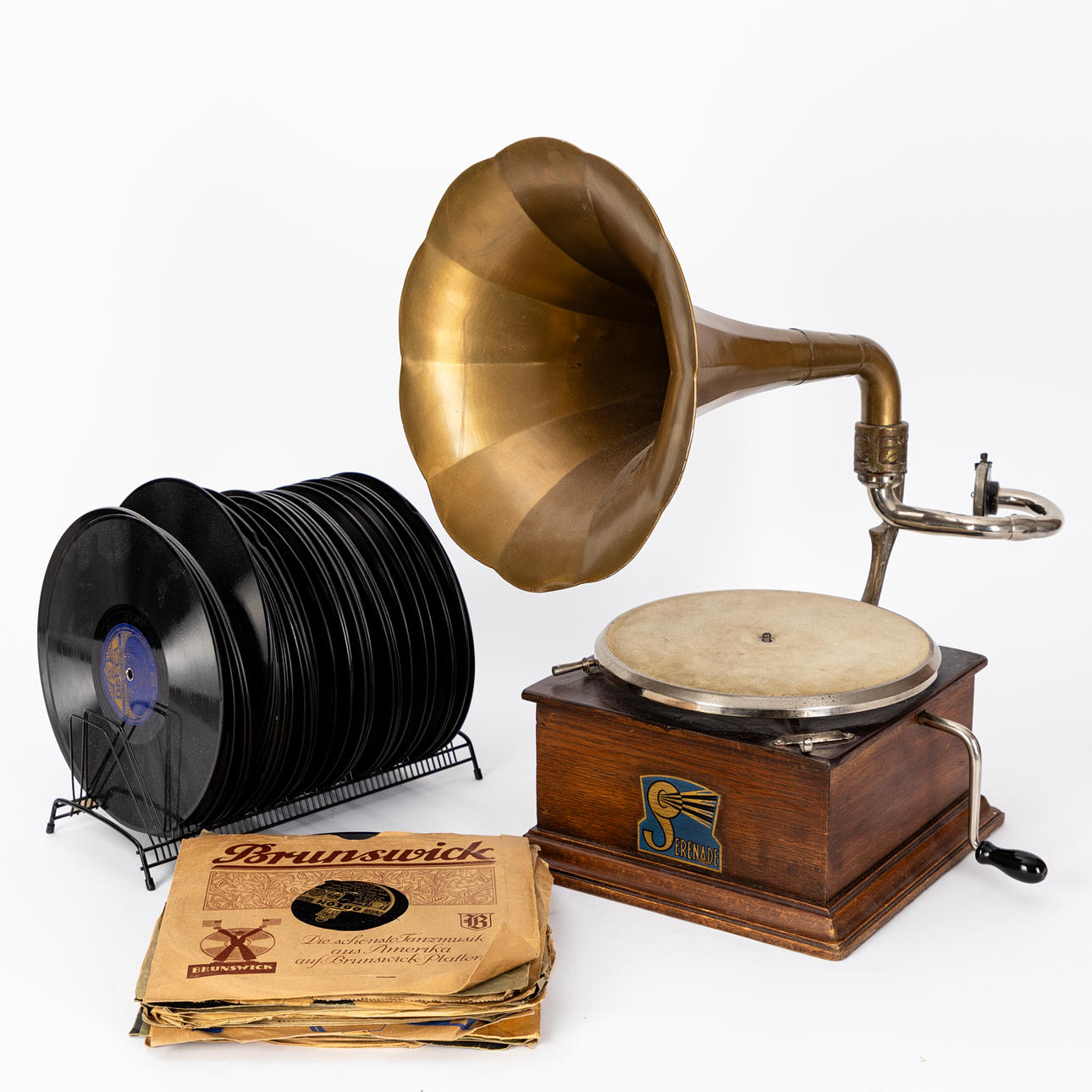 gramophone 'Serenade' and various shellac records.