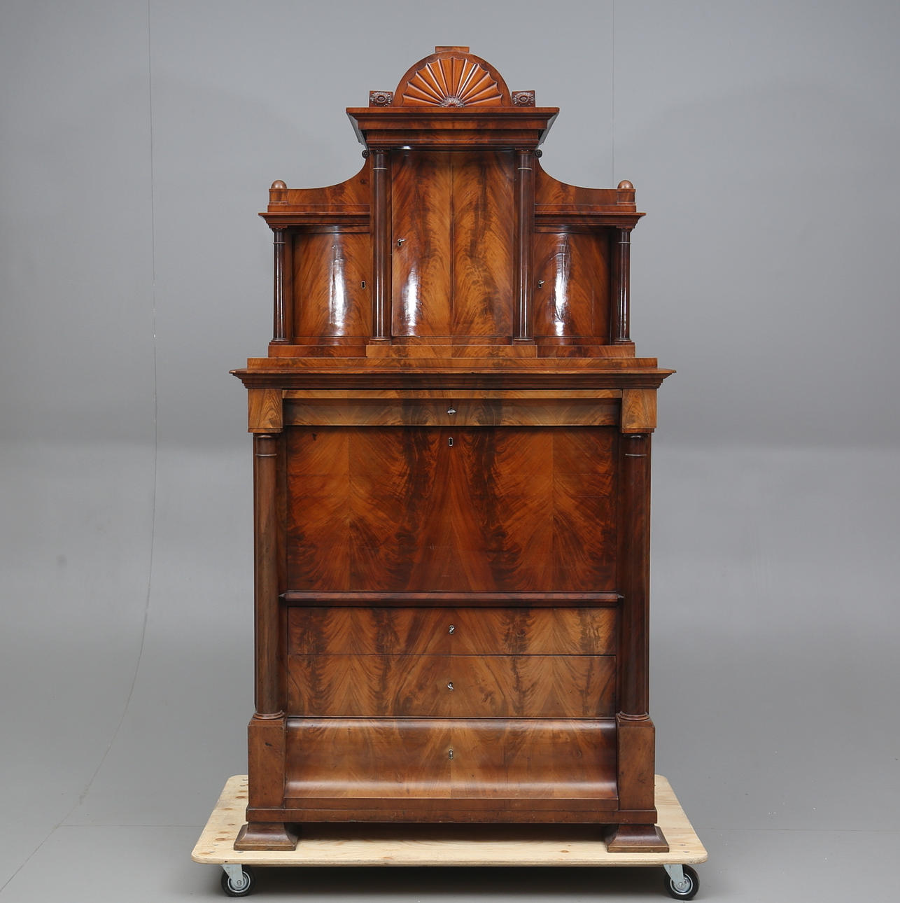 SKRIVSKÅP, senempire, sannolikt Tyskland, 1800-talets mitt.