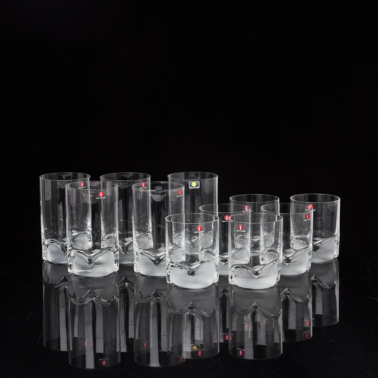 JORMA VENNOLA. A set of 11 Iittala “Claudia” glasses, 1980s, with 