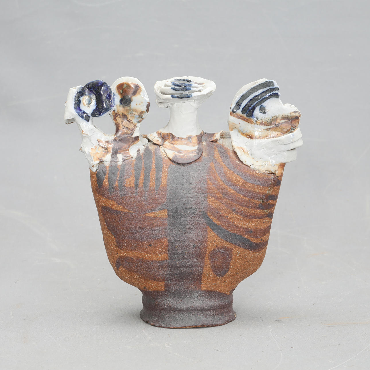 LISA LARSON. . Sculpture, stoneware, Unique, signed.