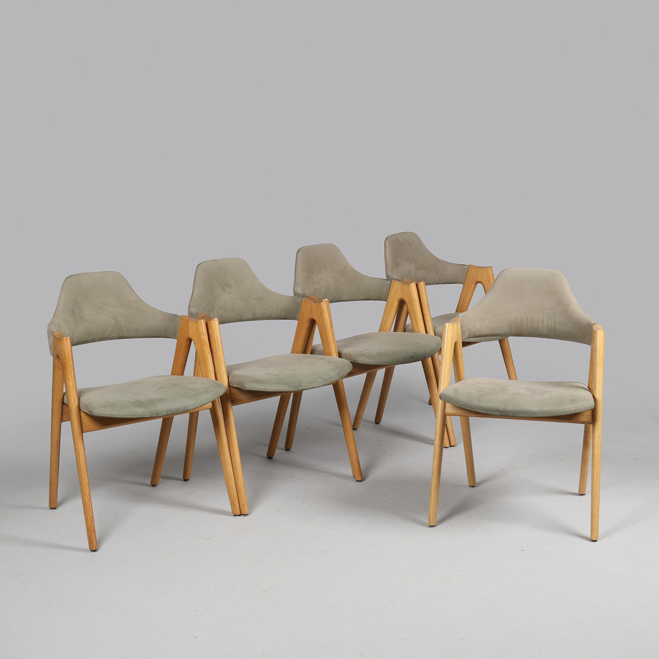 KAI KRISTIANSEN. Set of five “Kompas” chairs with solid oak frame, Schou Andersen Møbelfabrik, model 86, Denmark, (5).