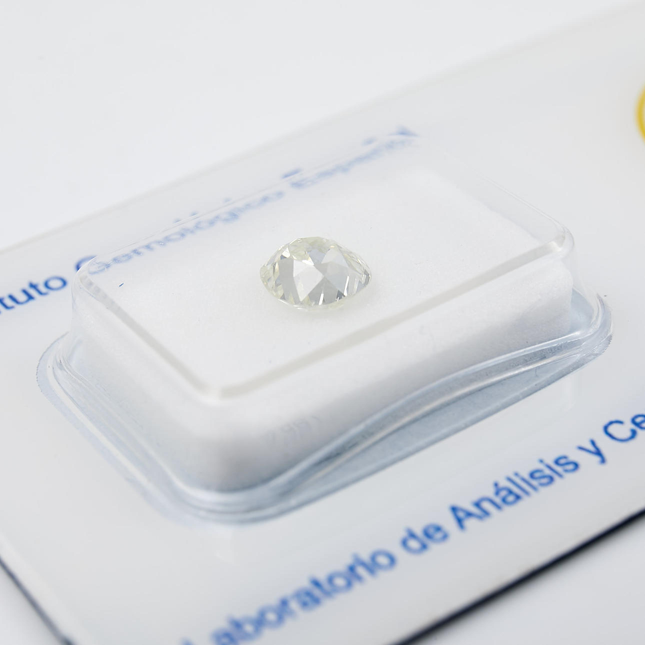 DIAMOND, unset, 1,03 ct, grade K/VS1, oval cut, sealed.