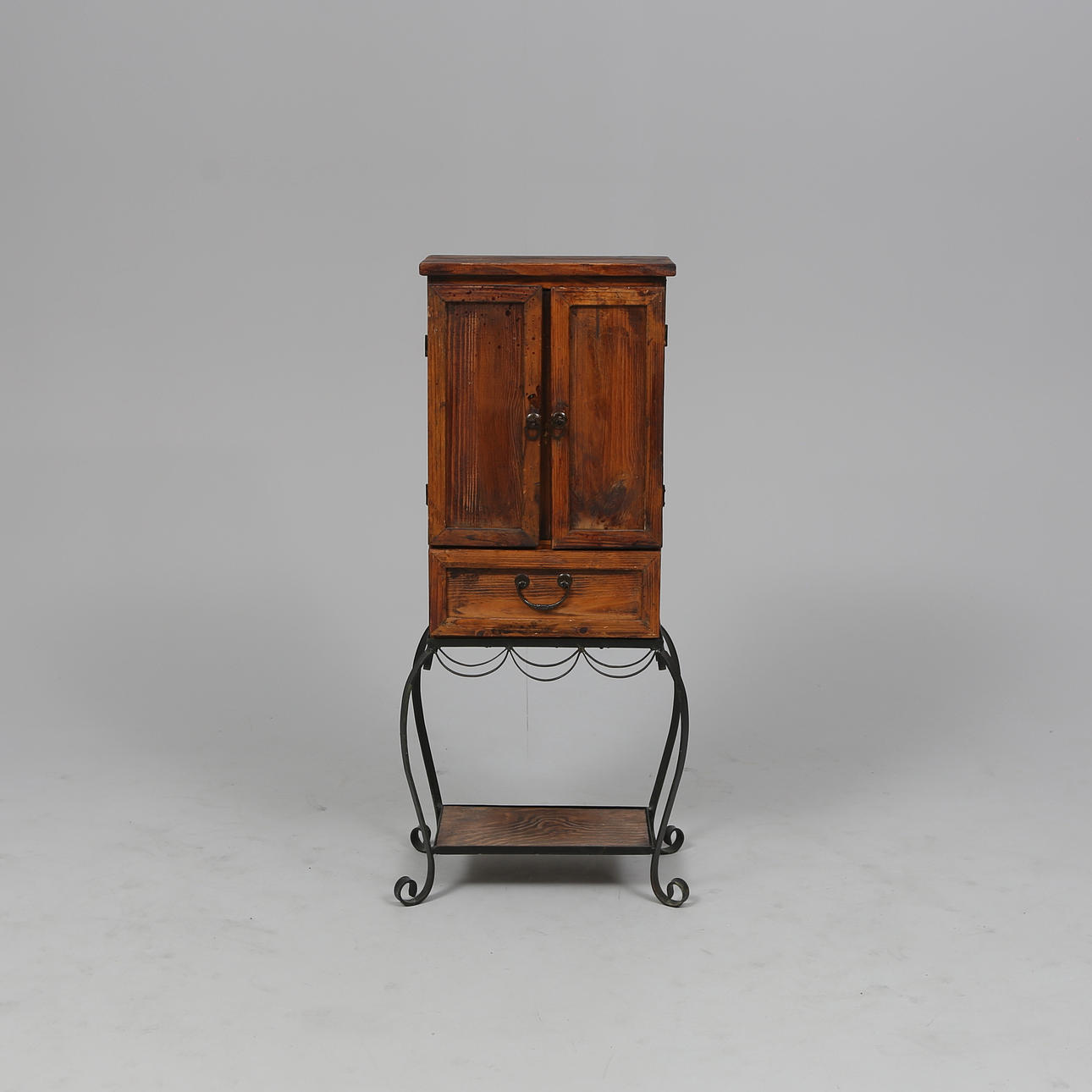 SKÅP, allmoge-stil, samtida.