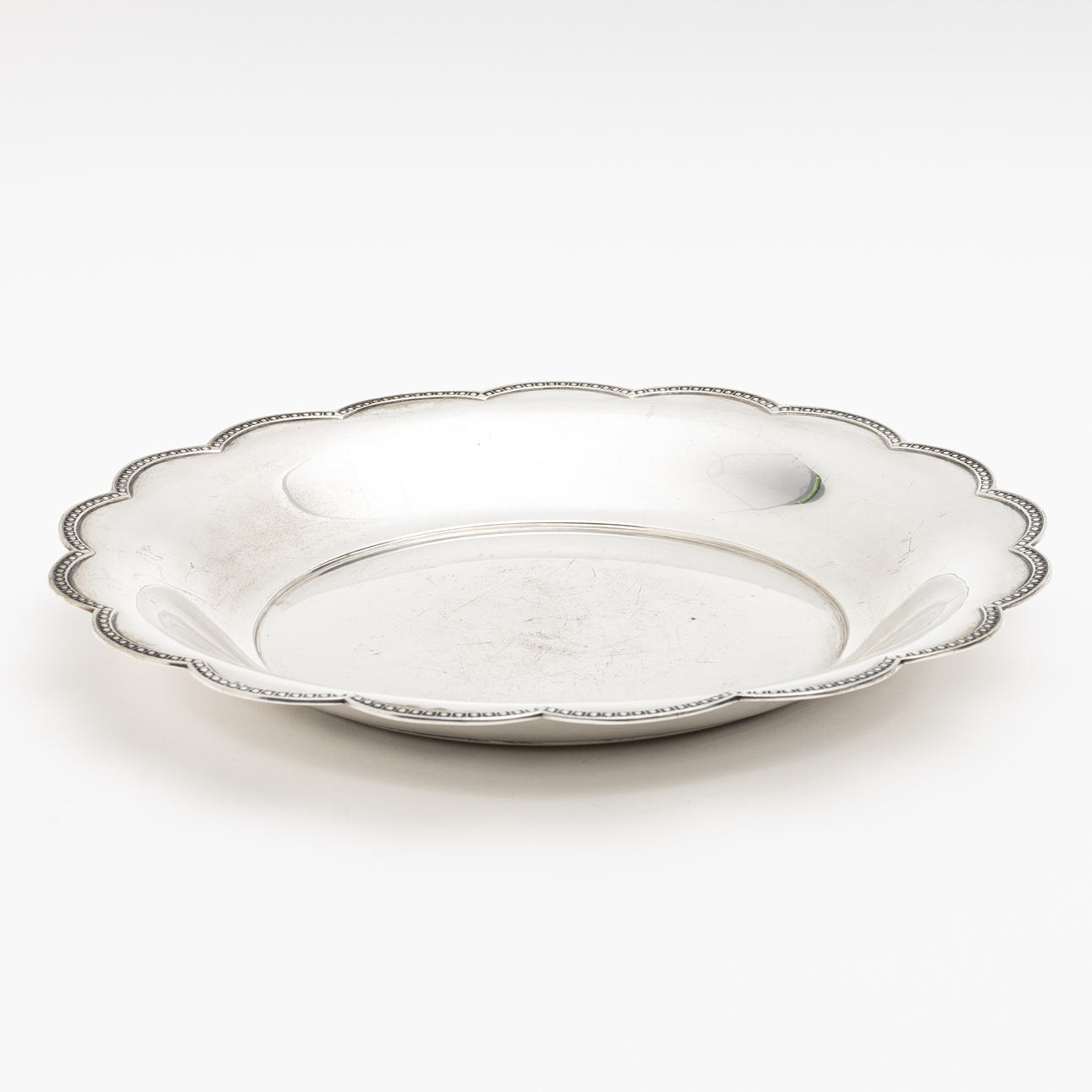 Un plato plateado, David Andersen & Comp Ab, Estocolmo, 1930.