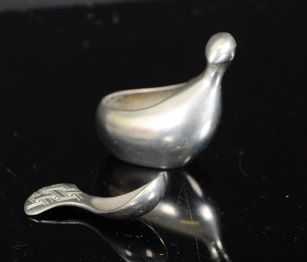 LARS PIRAK, "Kirun", saltripa, tenn. Signerad.