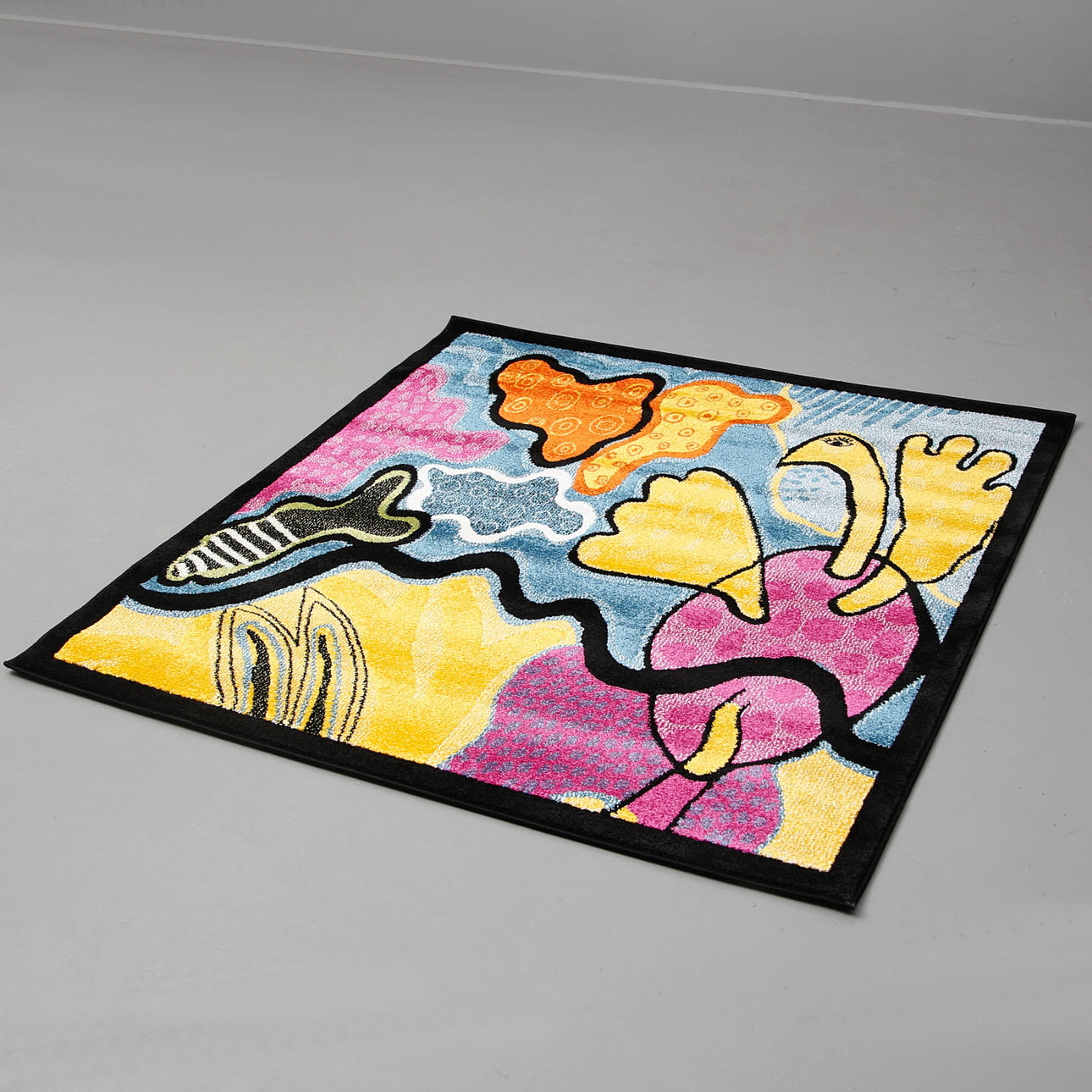 MODERN MATTA 'Up in the clouds, design av Benno Arzt, 150x150 cm.