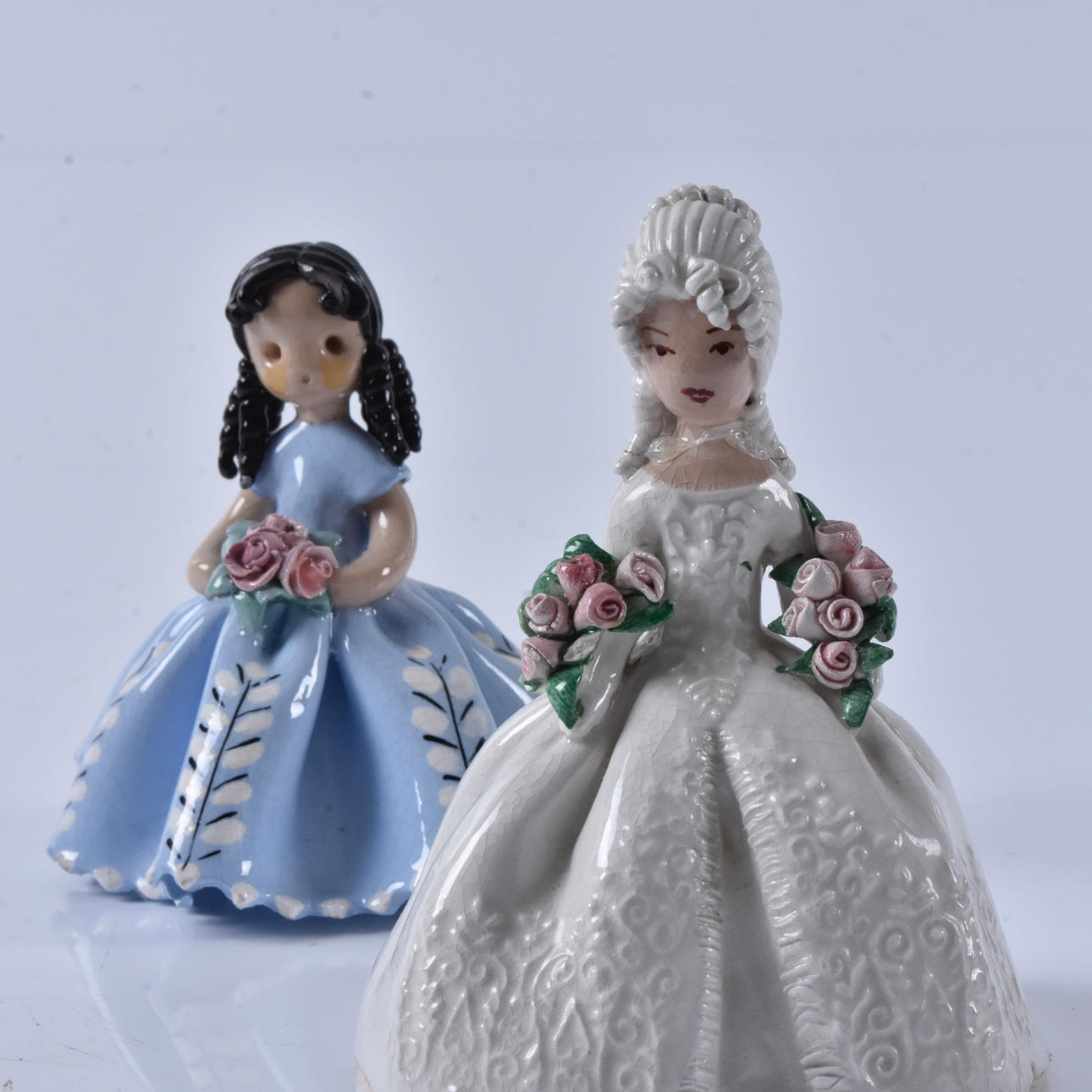 TOPPAR TILL BRÖLLOPSTÅRTOR, 2 st, porslin.