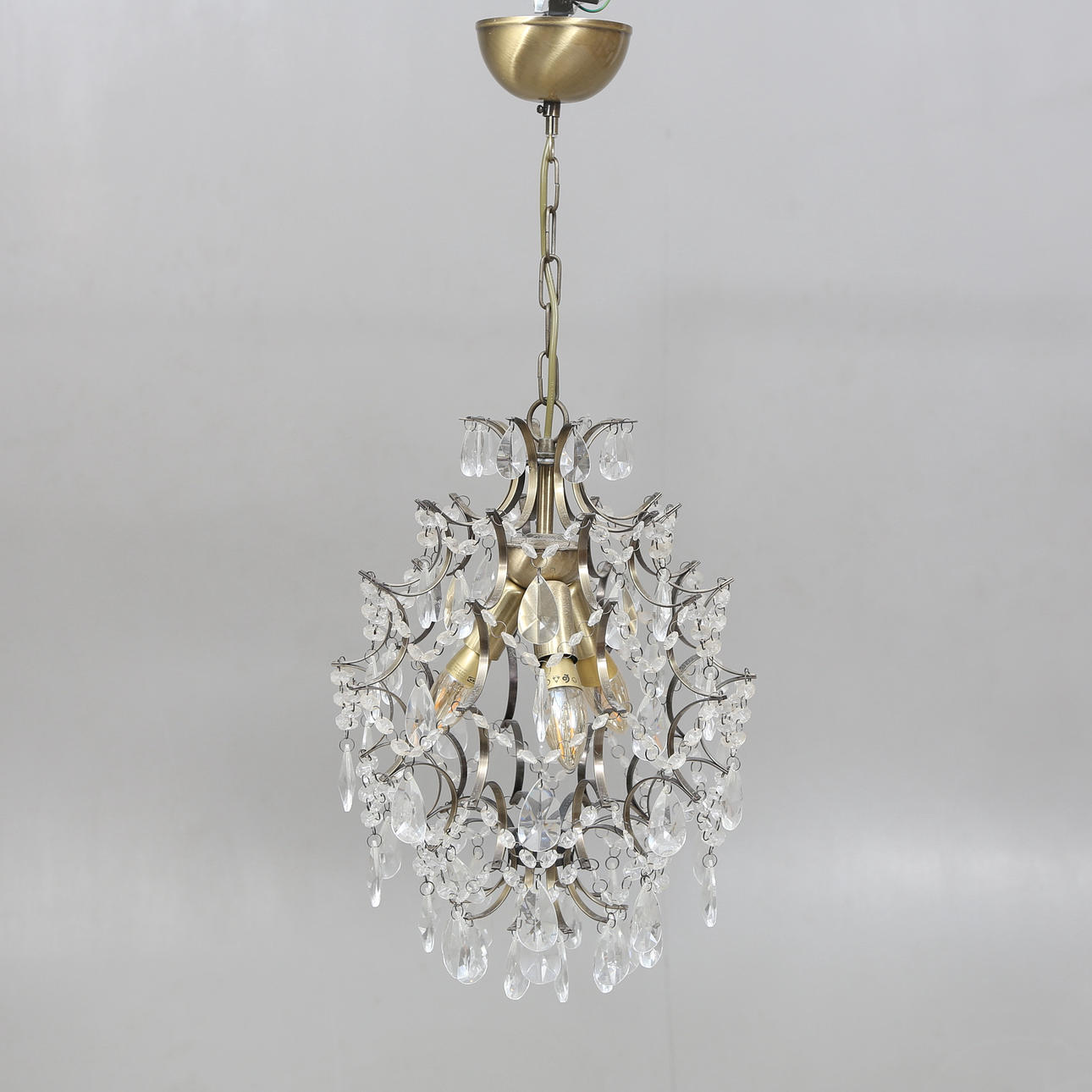 A contemporary crystal chandelier.