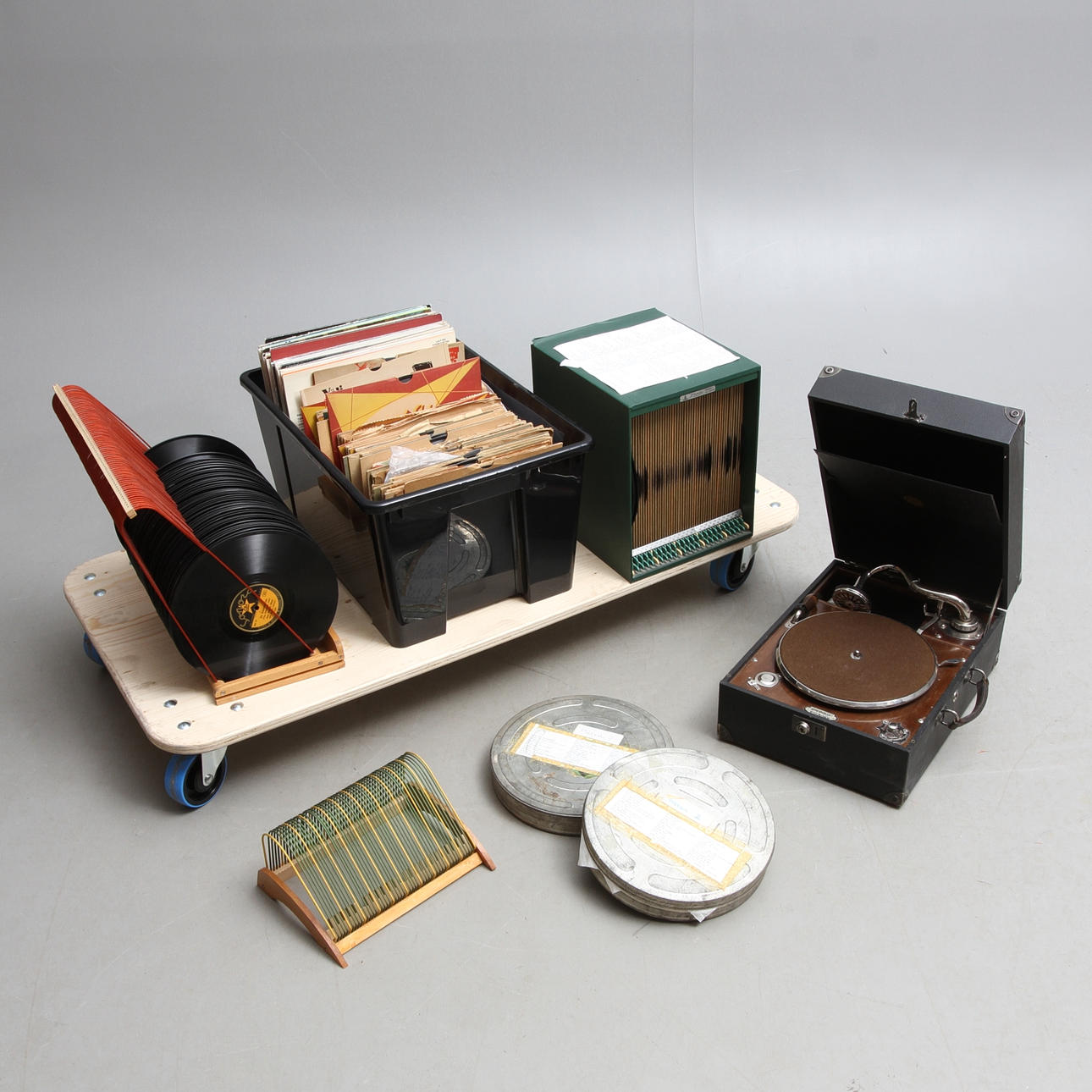 RESEGRAMMOFON, Audofonbolaget, Stockholm samt diverse STENKAKOR, med mera, 1900-tal.