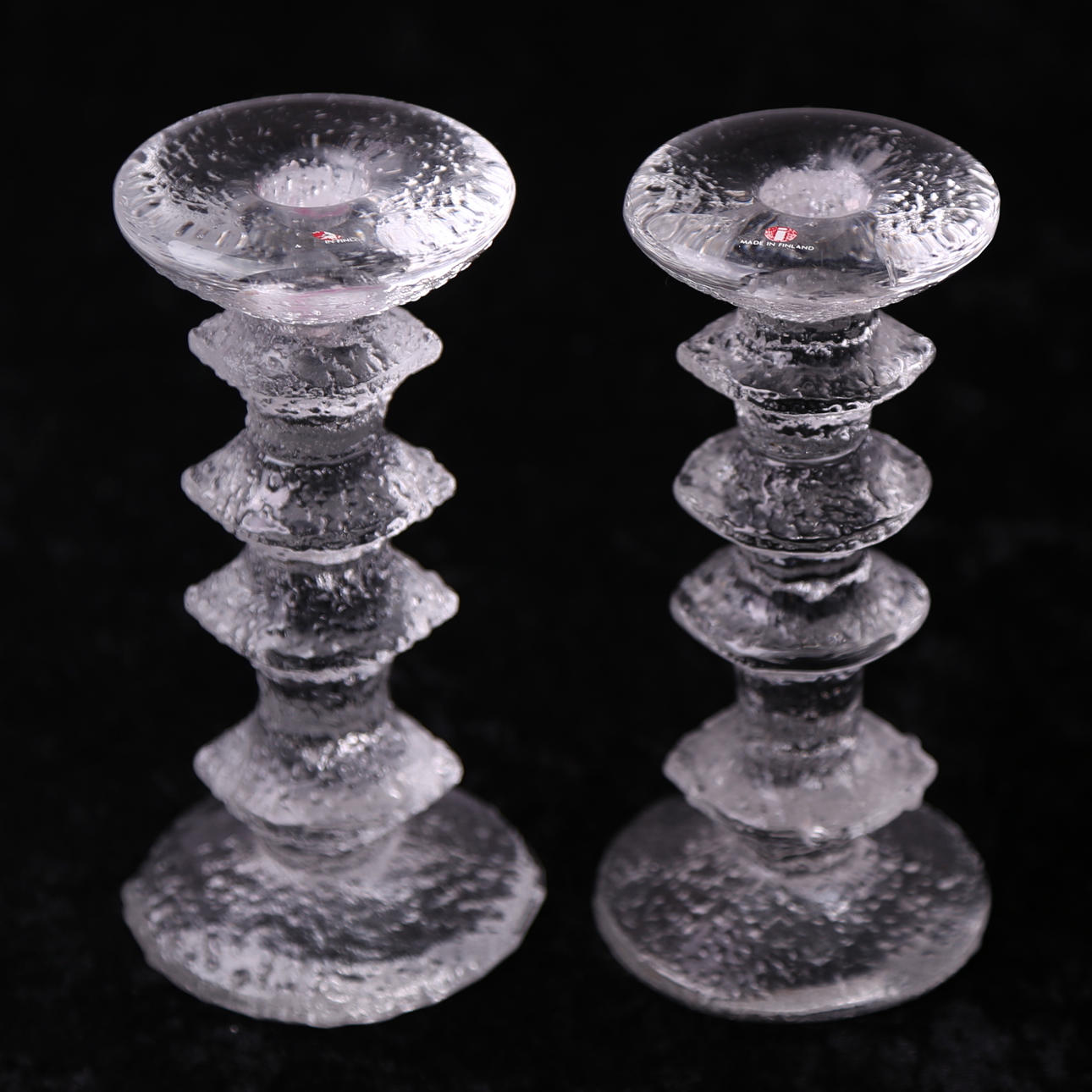 LJUSSTAKAR, ett par, glas, Festivo - Iittala, fyra ringar, 1900-tal.