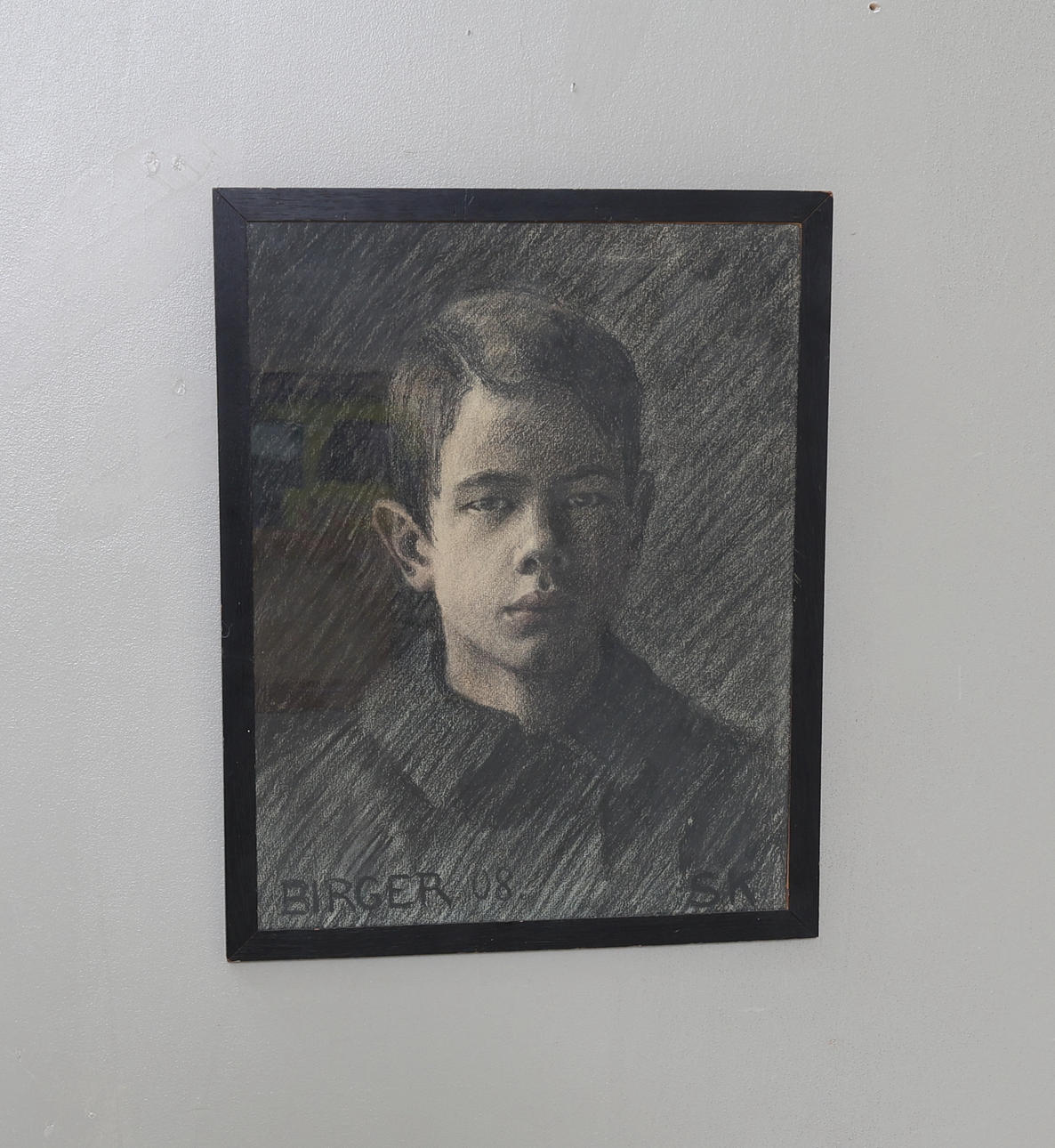 OIDENTIFIERAD KONSTNÄR. charcoal drawing, signed.