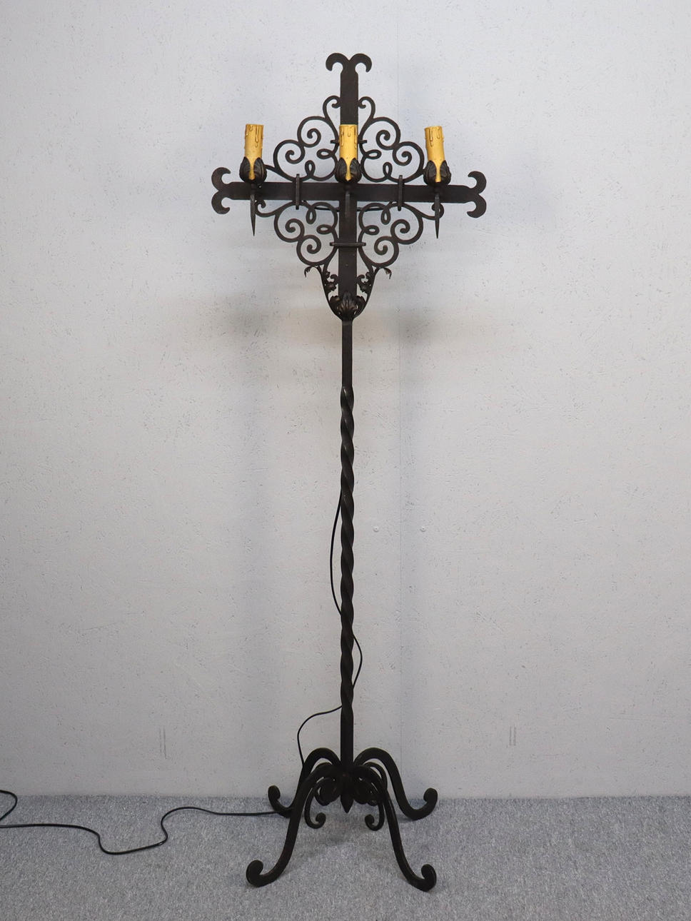 GOLVLAMPA, smide, 1900-tal.