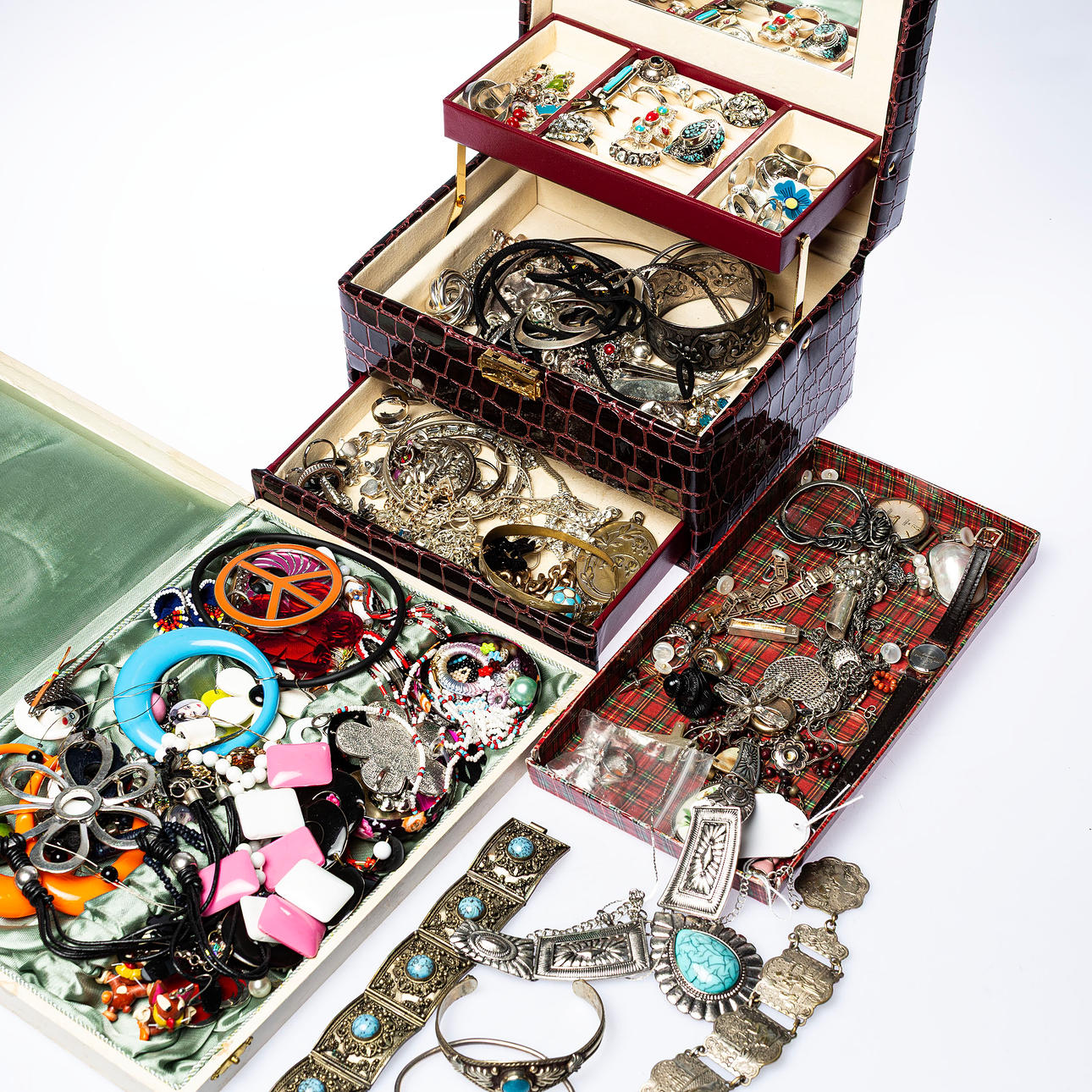 SCHMUCK/BIJOUTERIER, viel Silber.