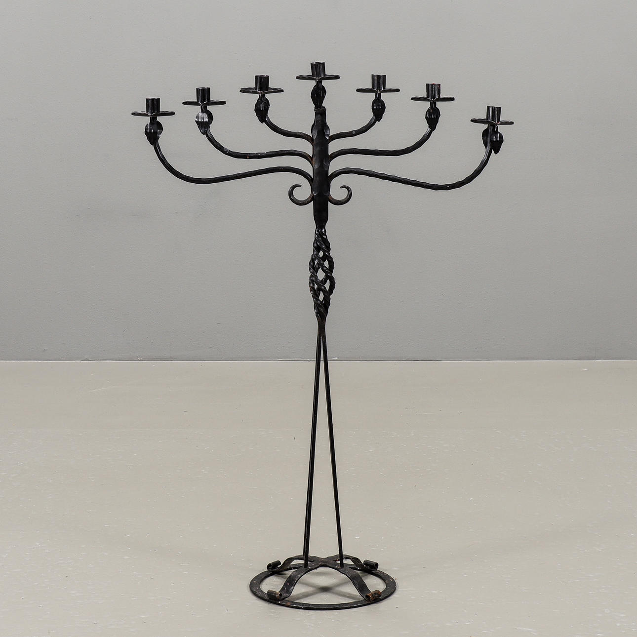 FLOOR CANDLESTICK FORGING.