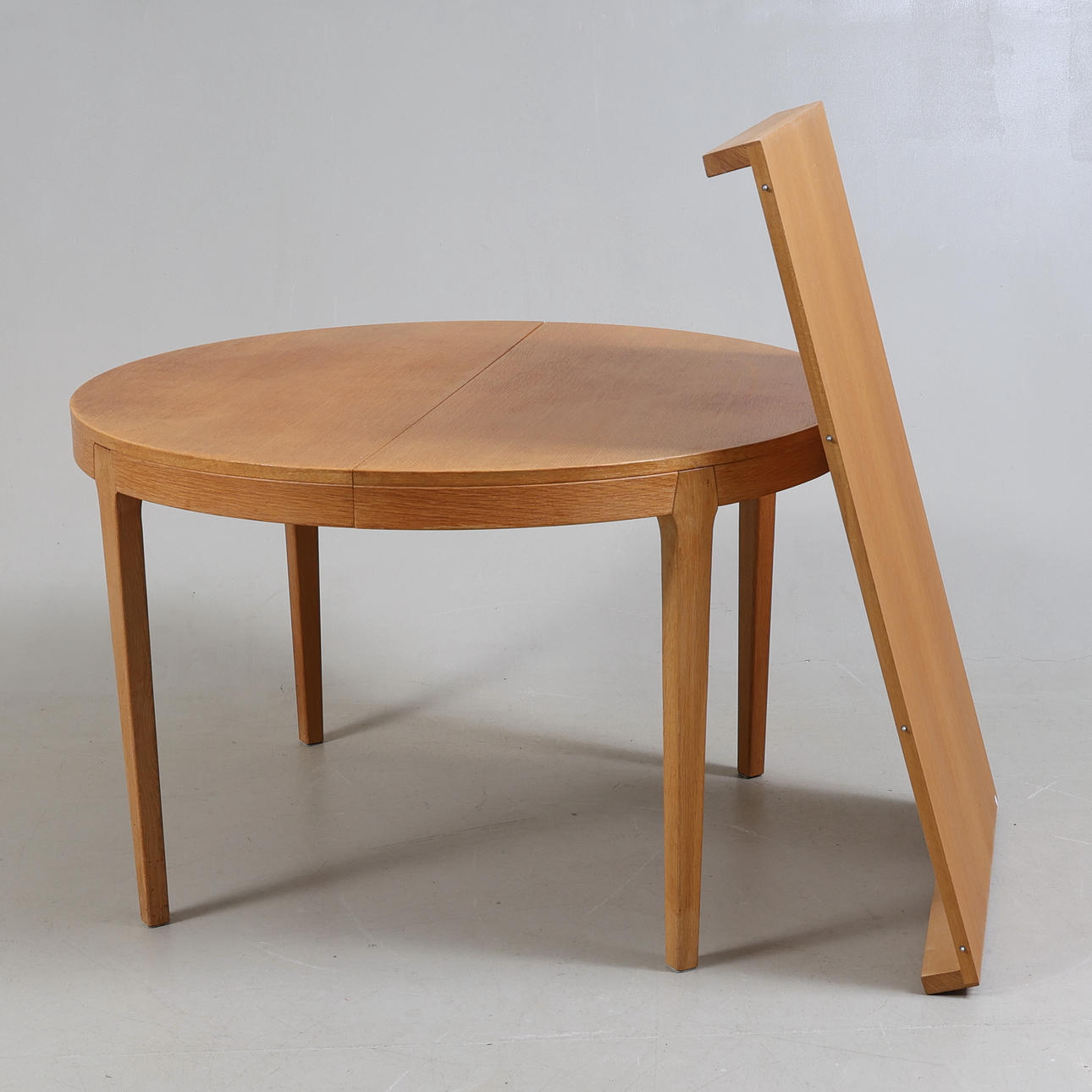 ERIK WÖRTZ. Dining table, oak, “Viborg”, IKEA. 1960s.