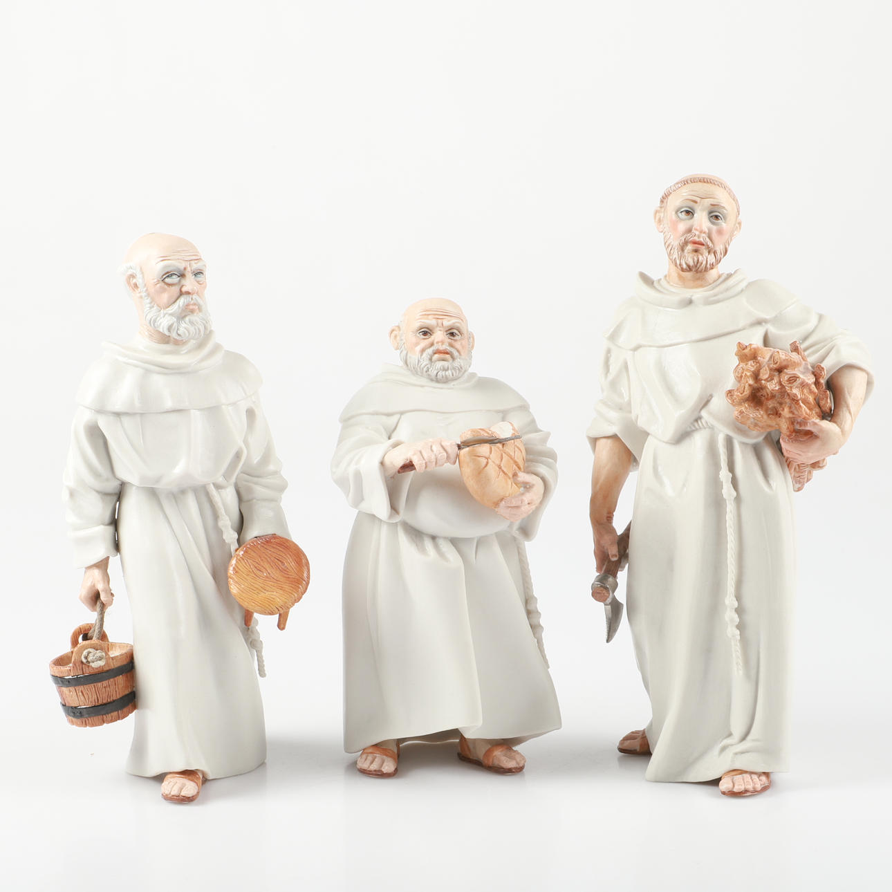 FIGURAS, 3 piezas, porcelana, Algora, España.