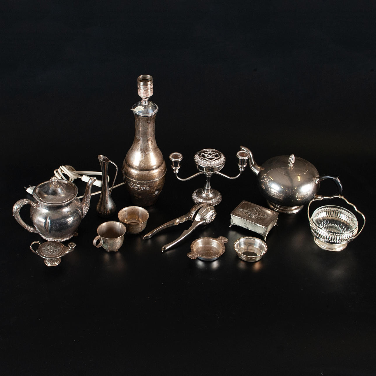 NEW SILVER OBJECTS, 13 pieces.