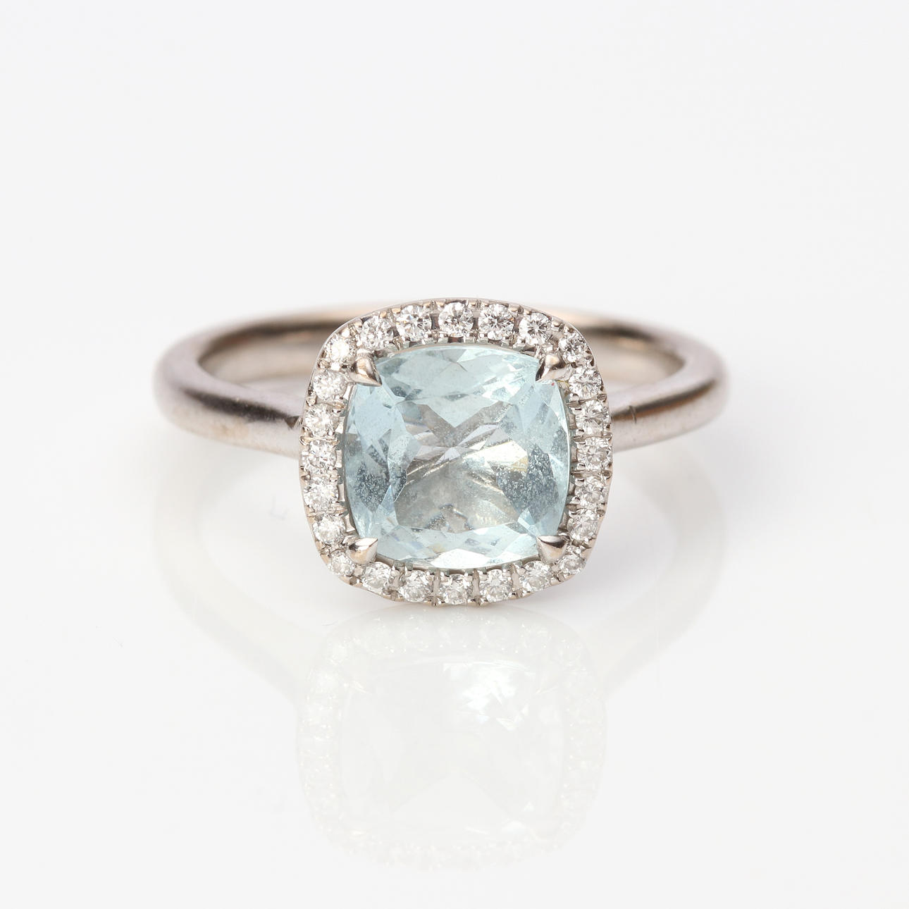 BOUCHERER, AQUAMARINE RING 18K.