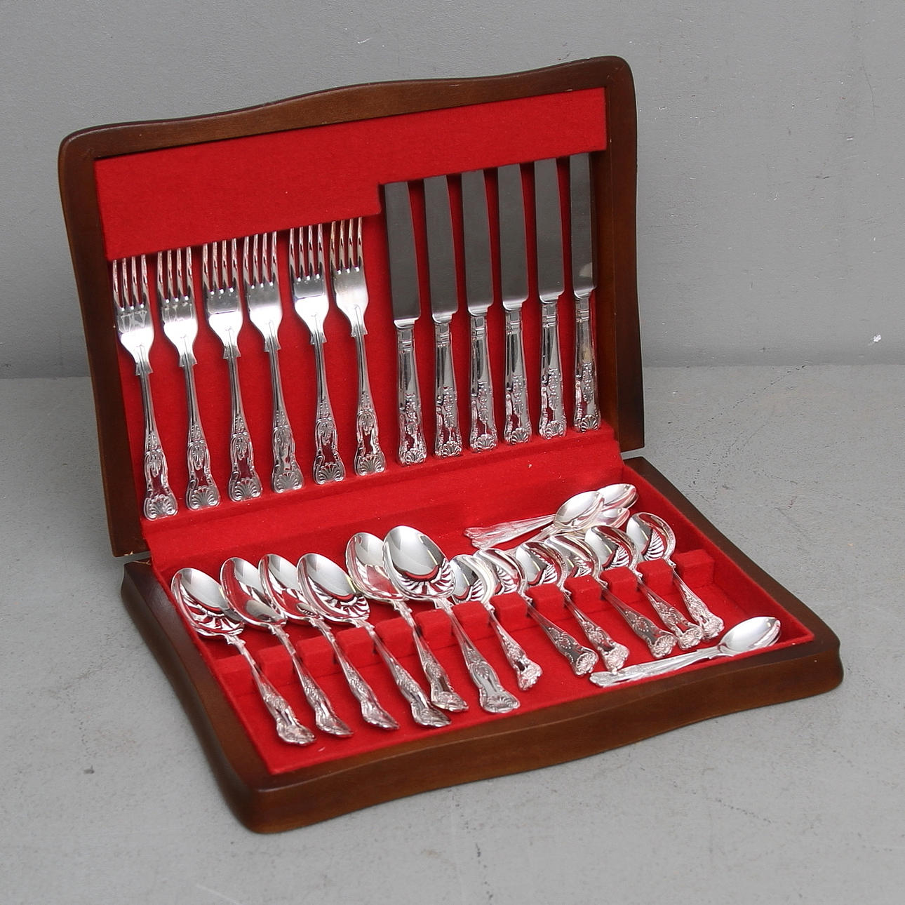 BESTICK, 30 delar, Nysilver, Sheffield, England.