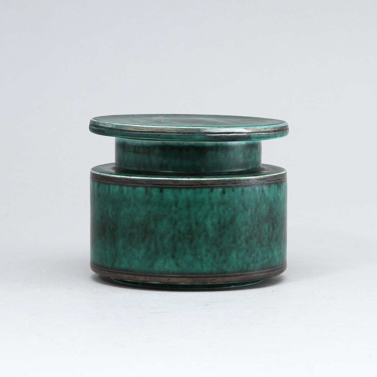 TOBAKSBURK "ARGENTA", stengods. Wilhelm Kåge, Gustavsberg.