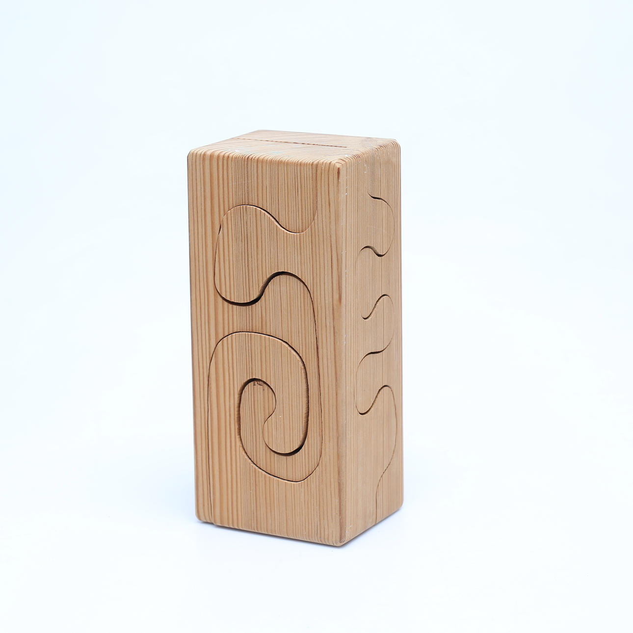 A PINE PUZZLE SCULPTURE, Gunnar Kanevad, Gamla Linköping.