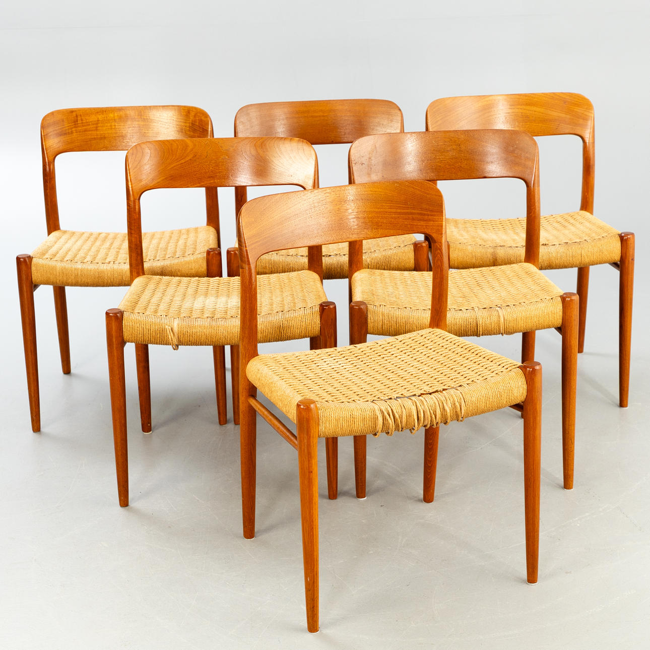 NIELS O. MOLLER. JL. Møller møbelfabrik. 6 stole, „model #75 „, Danmark.