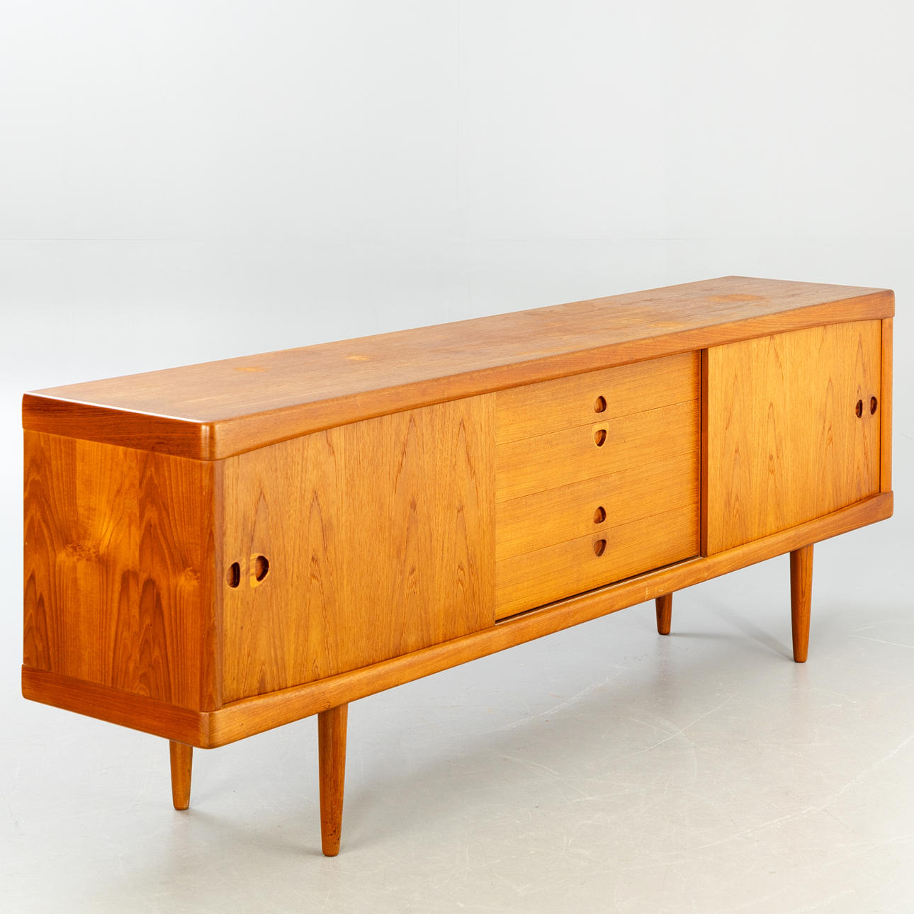 H.W. KLEIN, Bramin, sideboard.
